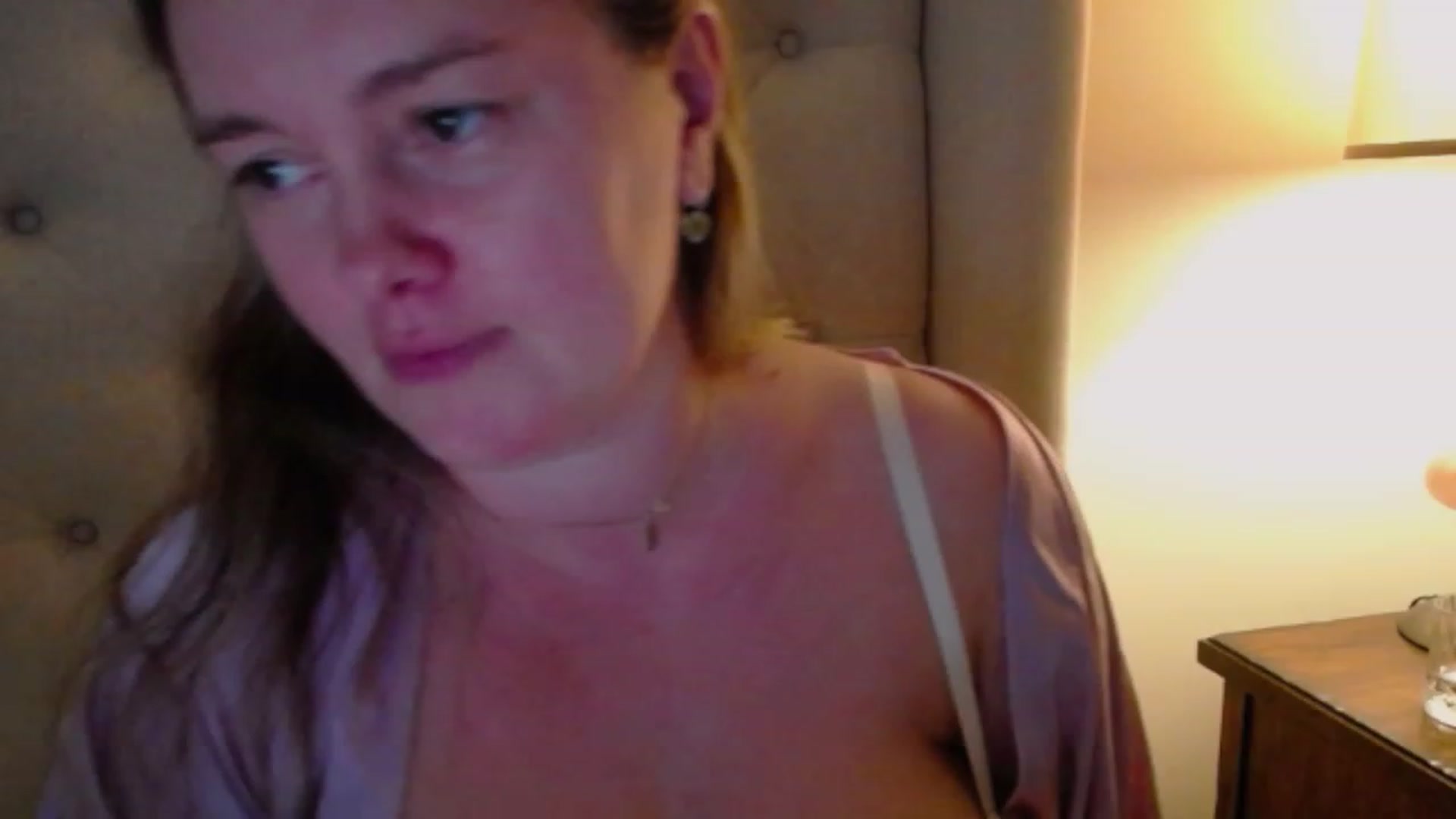 Gallery image thumbnail from J0llye's myfreecams stream on, 10/28/2023, 20:31 image 4 of 20