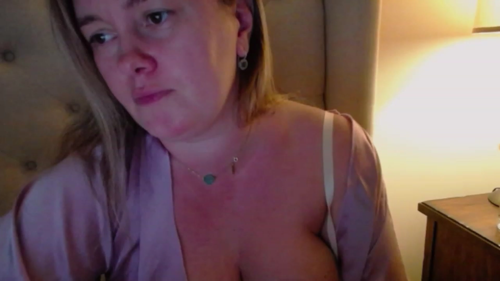 Gallery image thumbnail from J0llye's myfreecams stream on, 10/28/2023, 20:31 image 18 of 20