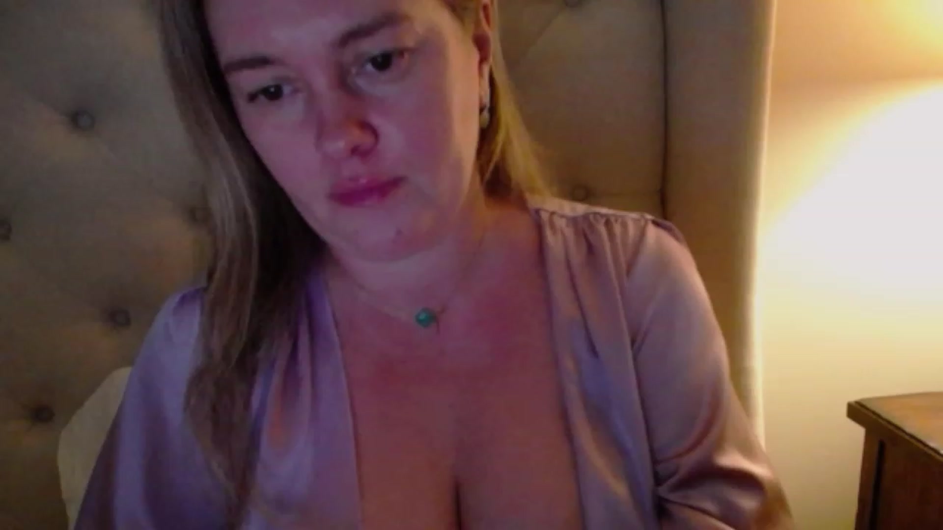 Gallery image thumbnail from J0llye's myfreecams stream on, 10/29/2023, 20:49 image 8 of 20