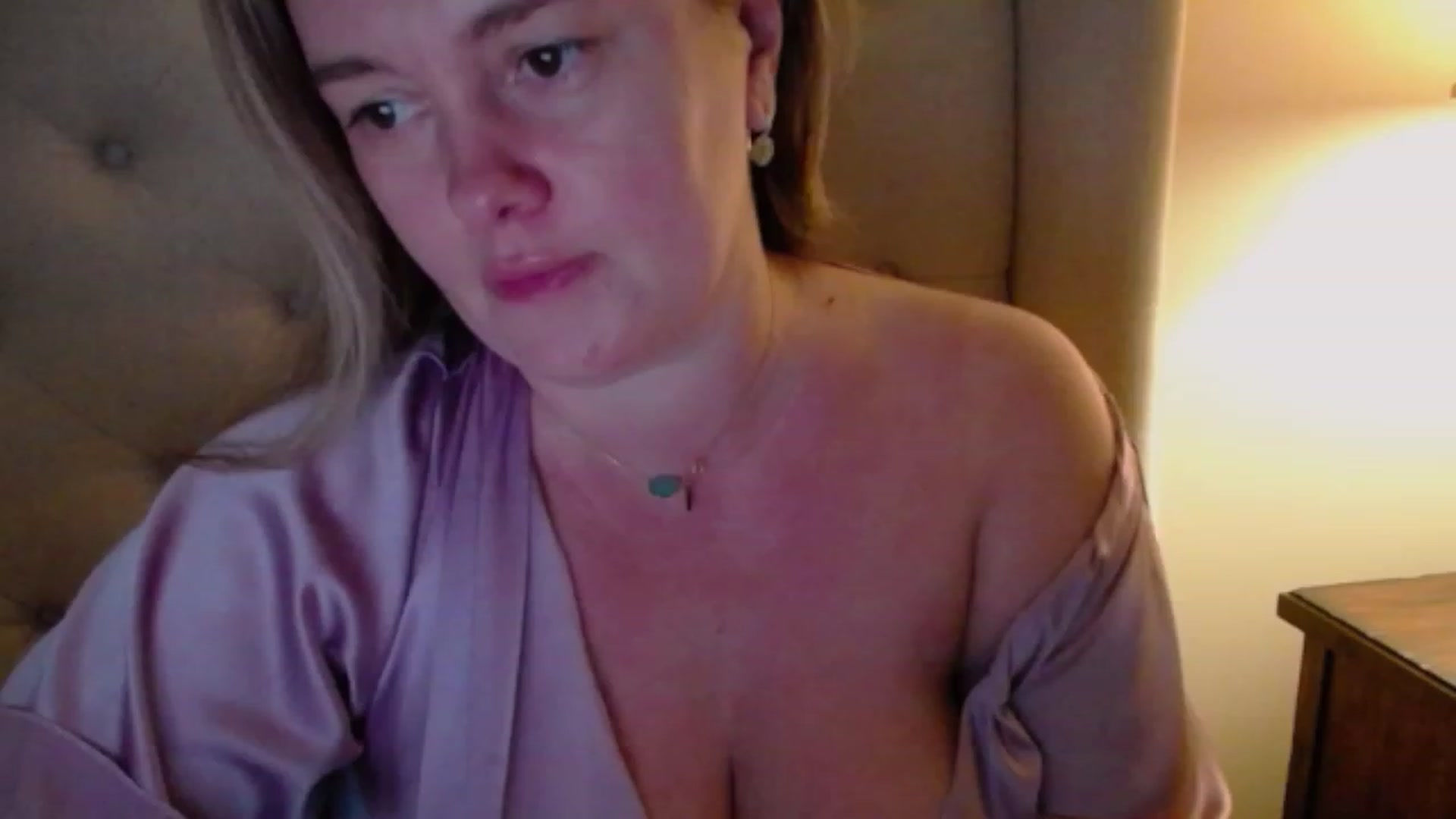 Gallery image thumbnail from J0llye's myfreecams stream on, 10/29/2023, 20:49 image 17 of 20