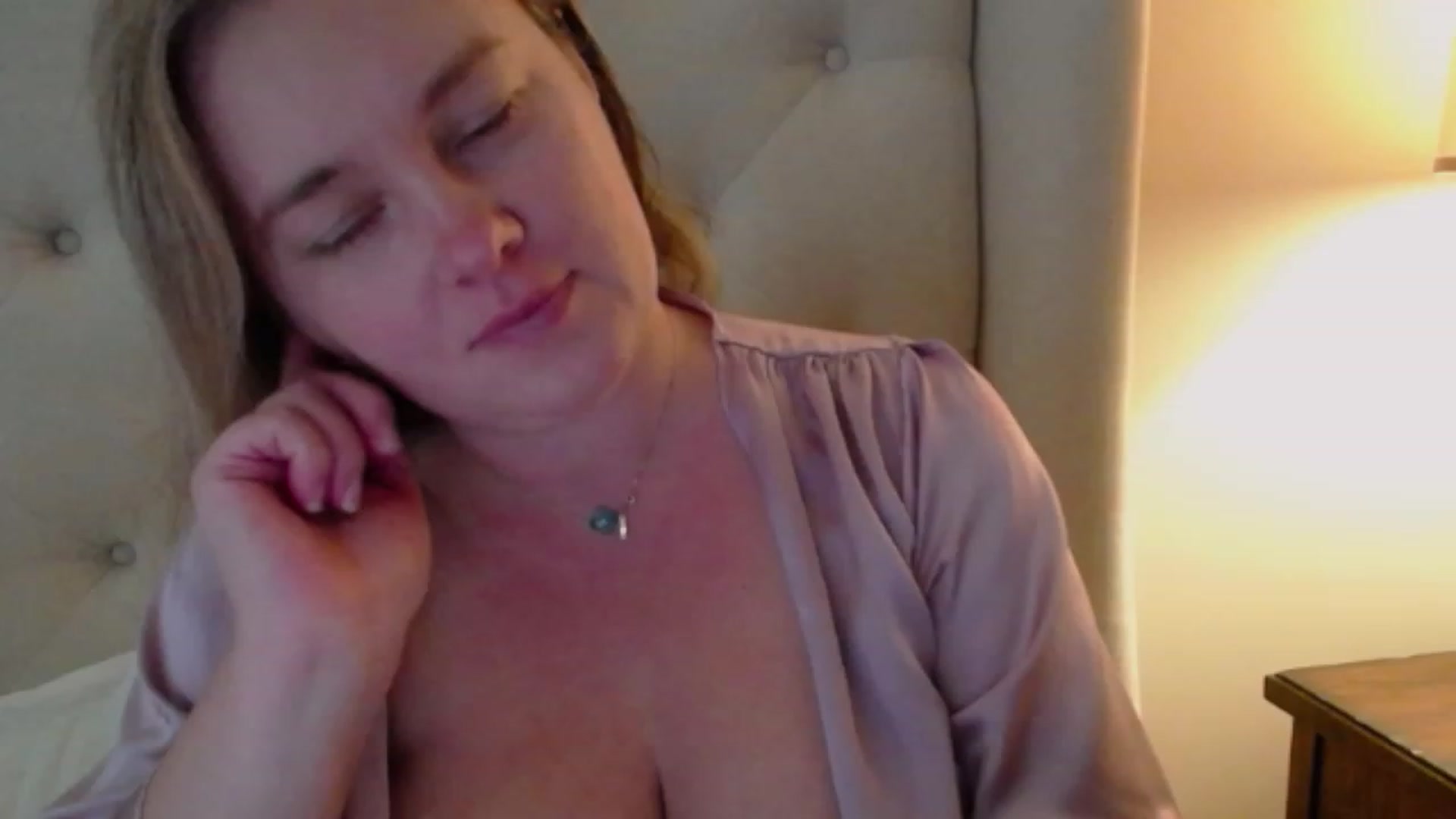Gallery image thumbnail from J0llye's myfreecams stream on, 10/30/2023, 19:26 image 2 of 20
