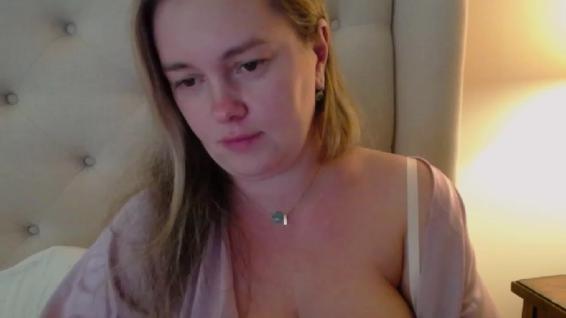 Gallery image thumbnail from J0llye's myfreecams stream on, 10/30/2023, 20:06 image 9 of 20