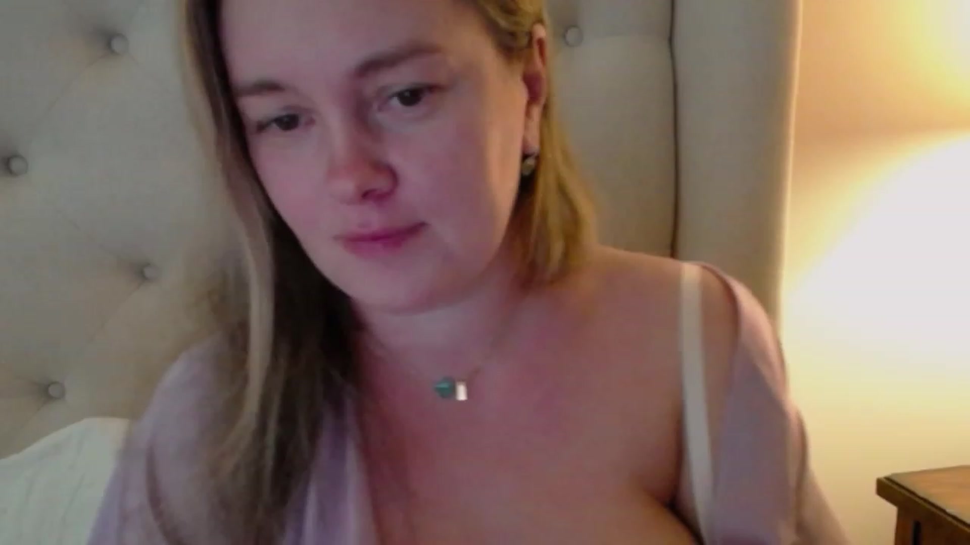 Gallery image thumbnail from J0llye's myfreecams stream on, 10/30/2023, 20:06 image 10 of 20