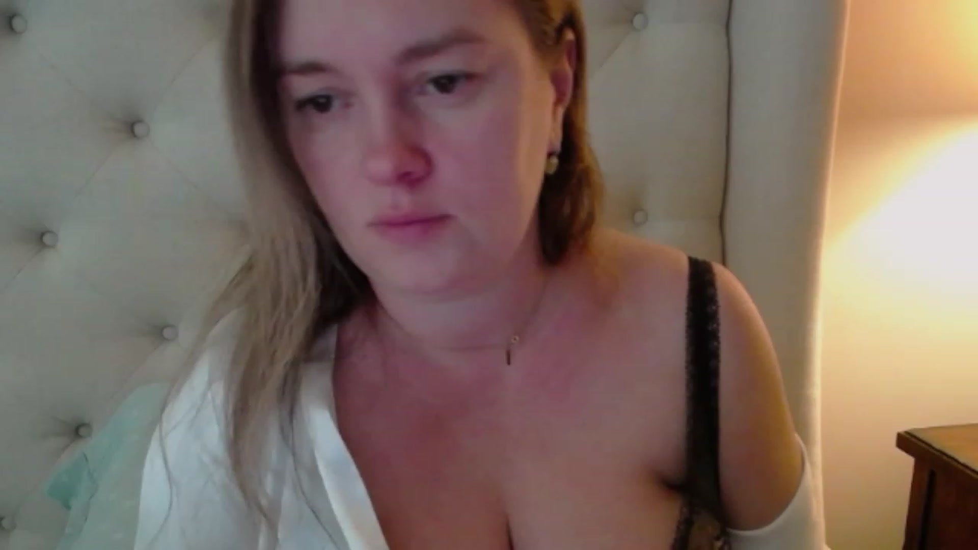 Gallery image thumbnail from J0llye's myfreecams stream on, 11/02/2023, 16:52 image 8 of 20