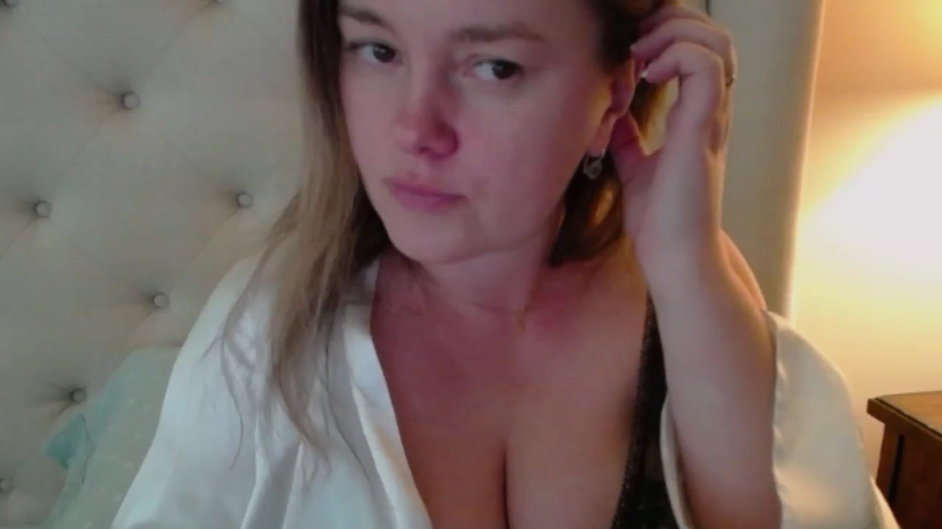 Gallery image thumbnail from J0llye's myfreecams stream on, 11/02/2023, 16:52 image 15 of 20