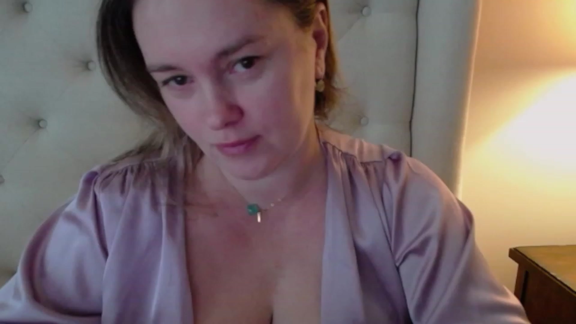 Gallery image thumbnail from J0llye's myfreecams stream on, 11/06/2023, 17:54 image 4 of 20