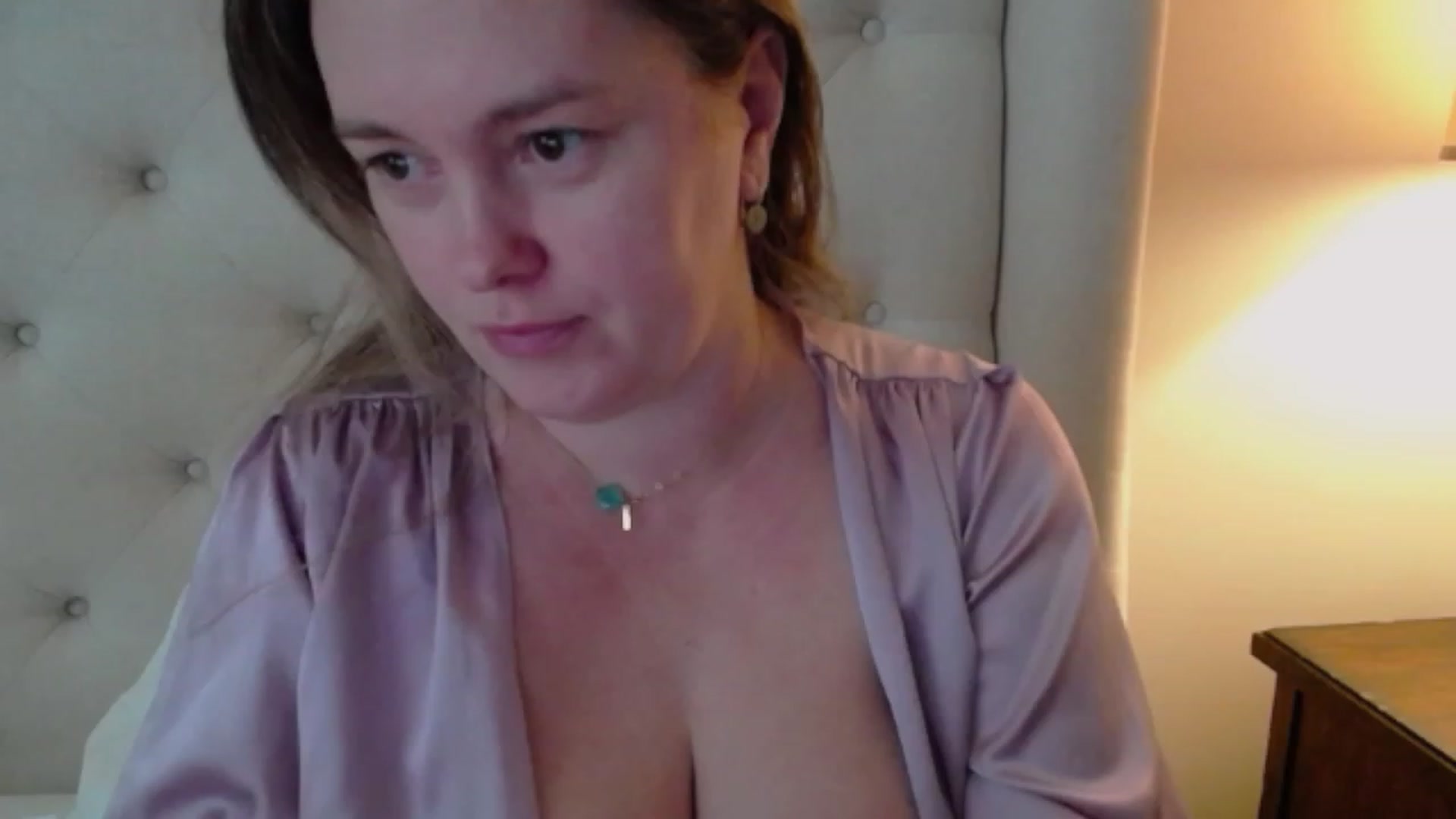 Gallery image thumbnail from J0llye's myfreecams stream on, 11/06/2023, 17:54 image 10 of 20