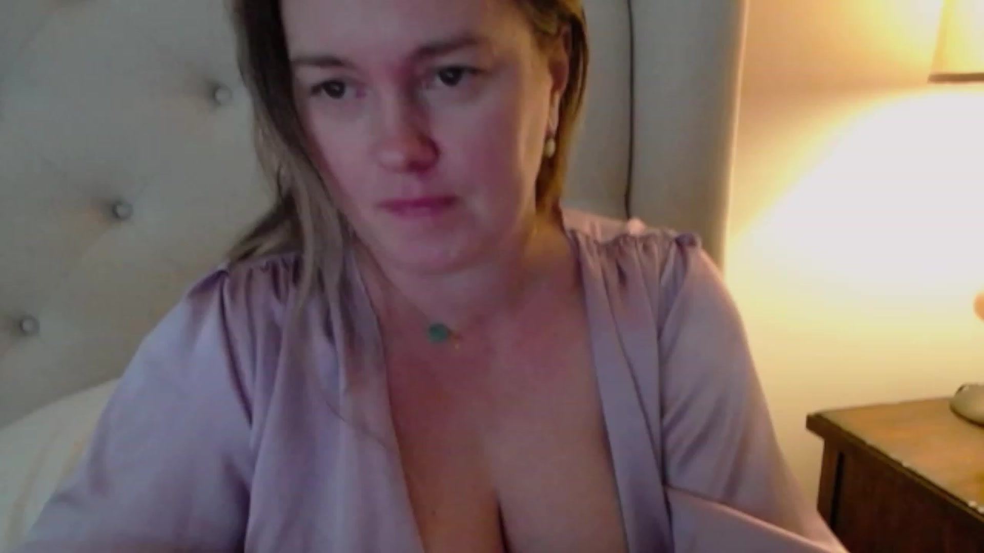 Gallery image thumbnail from J0llye's myfreecams stream on, 11/06/2023, 20:59 image 9 of 20