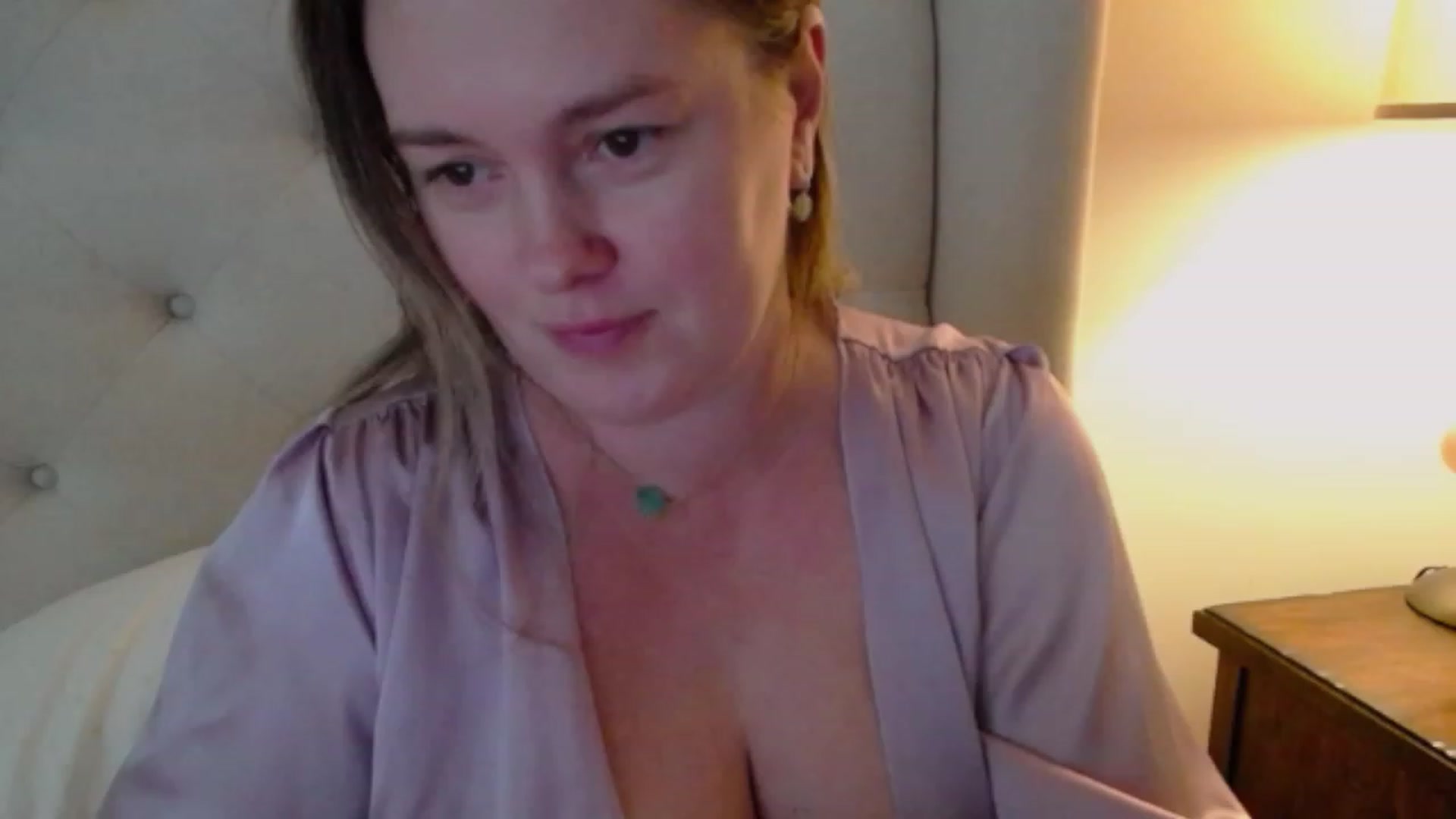 Gallery image thumbnail from J0llye's myfreecams stream on, 11/06/2023, 20:59 image 17 of 20