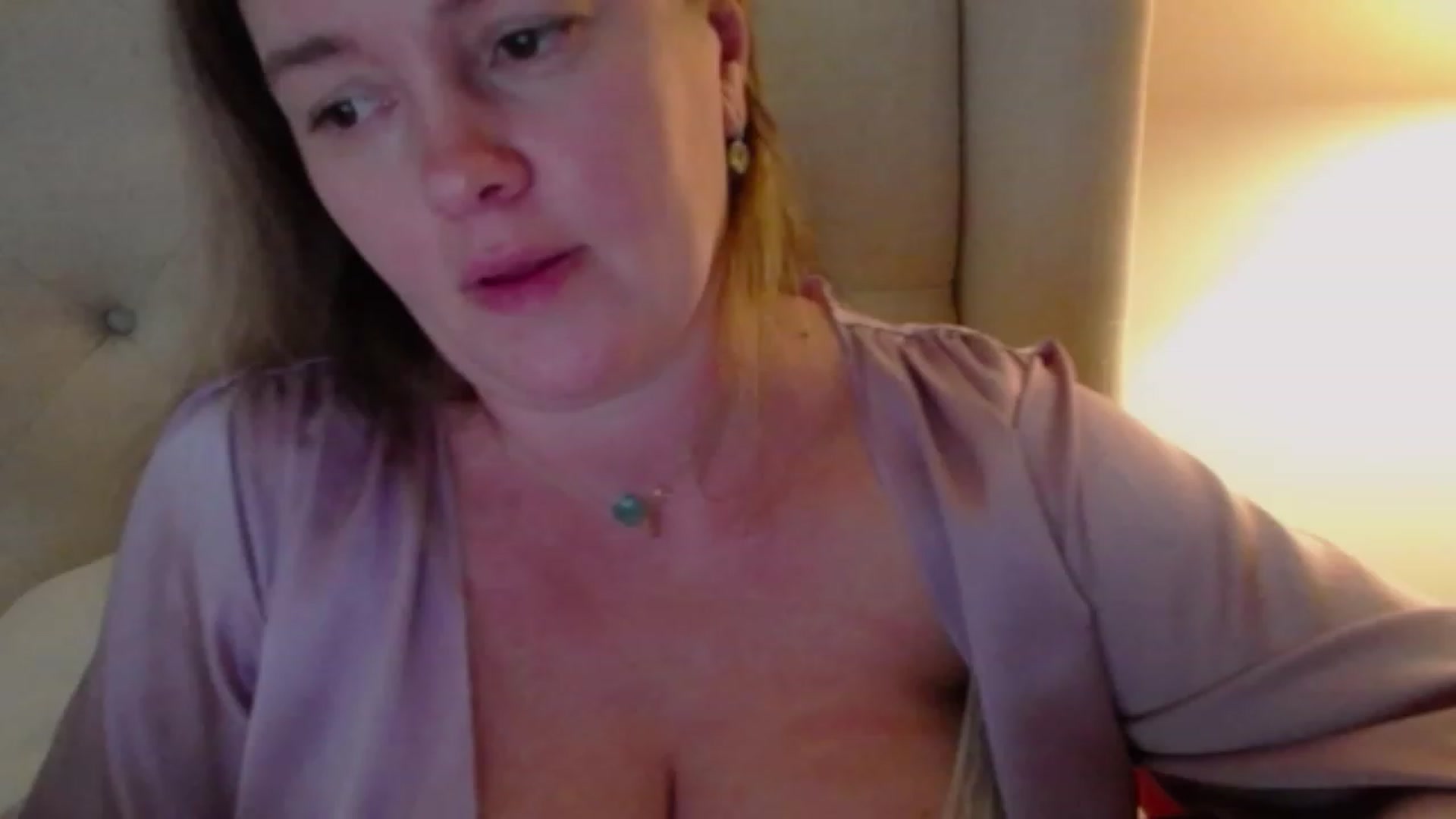 Gallery image thumbnail from J0llye's myfreecams stream on, 11/08/2023, 20:32 image 15 of 20