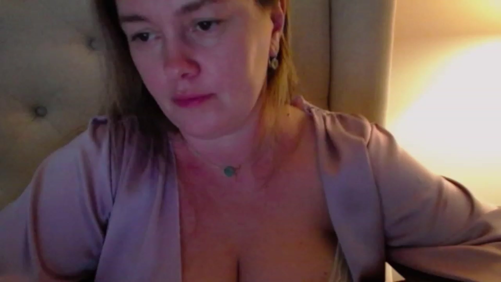 Gallery image thumbnail from J0llye's myfreecams stream on, 11/08/2023, 20:32 image 18 of 20
