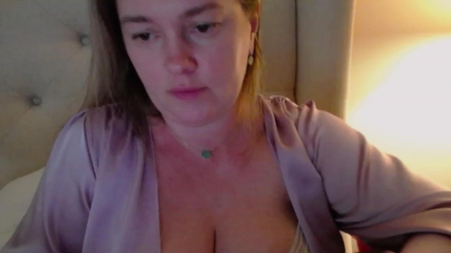 Gallery image thumbnail from J0llye's myfreecams stream on, 11/08/2023, 20:32 image 16 of 20