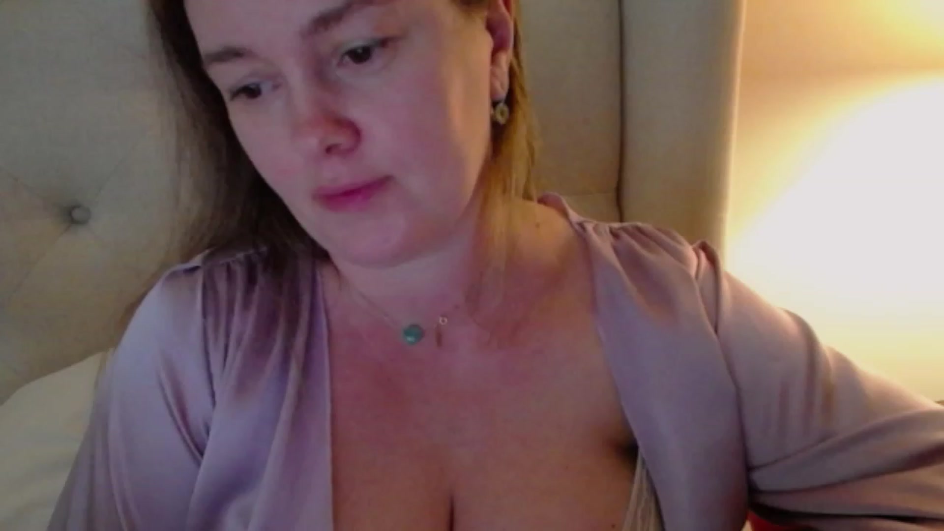 Gallery image thumbnail from J0llye's myfreecams stream on, 11/08/2023, 20:32 image 14 of 20