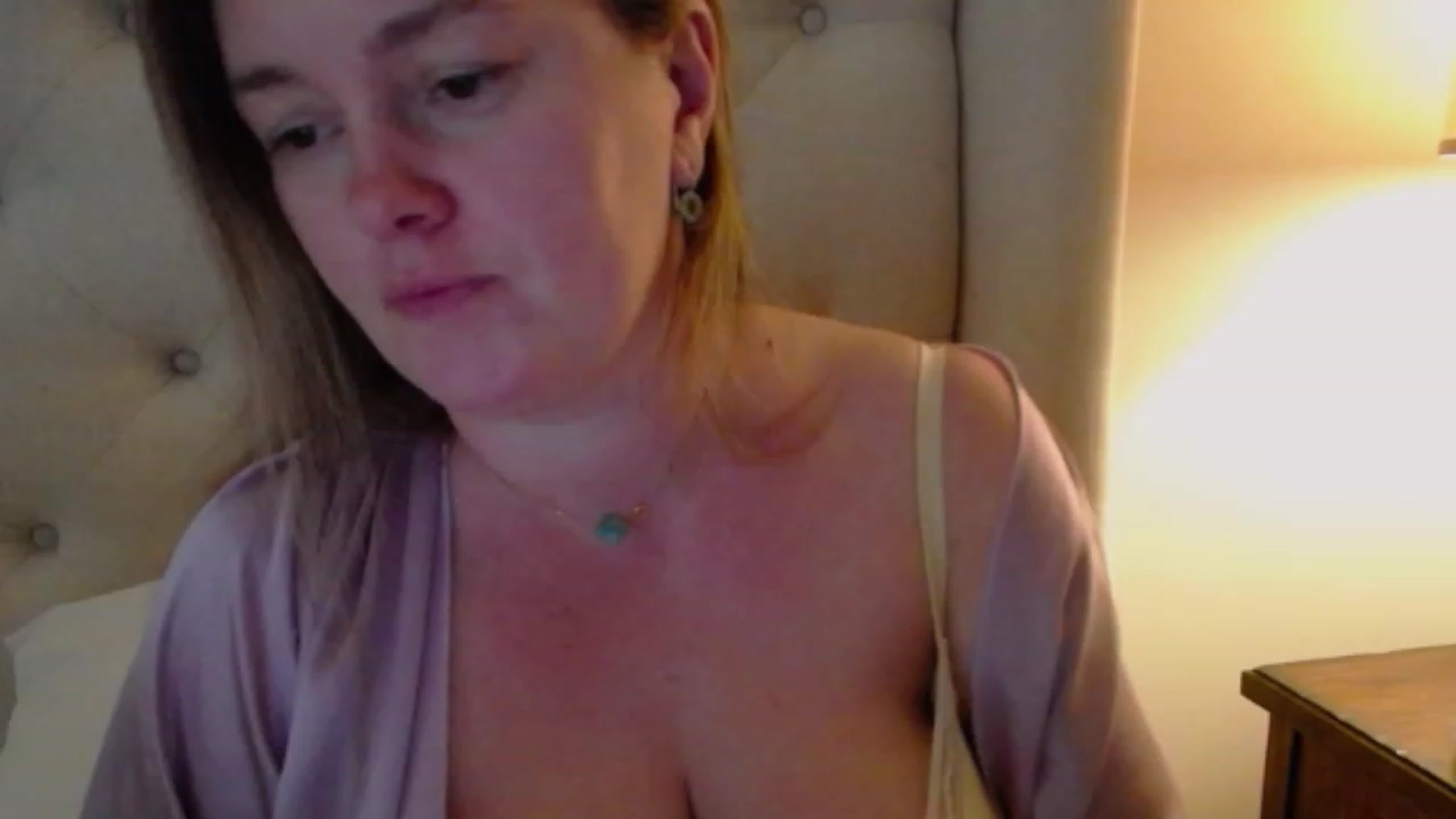 Gallery image thumbnail from J0llye's myfreecams stream on, 11/08/2023, 20:32 image 3 of 20