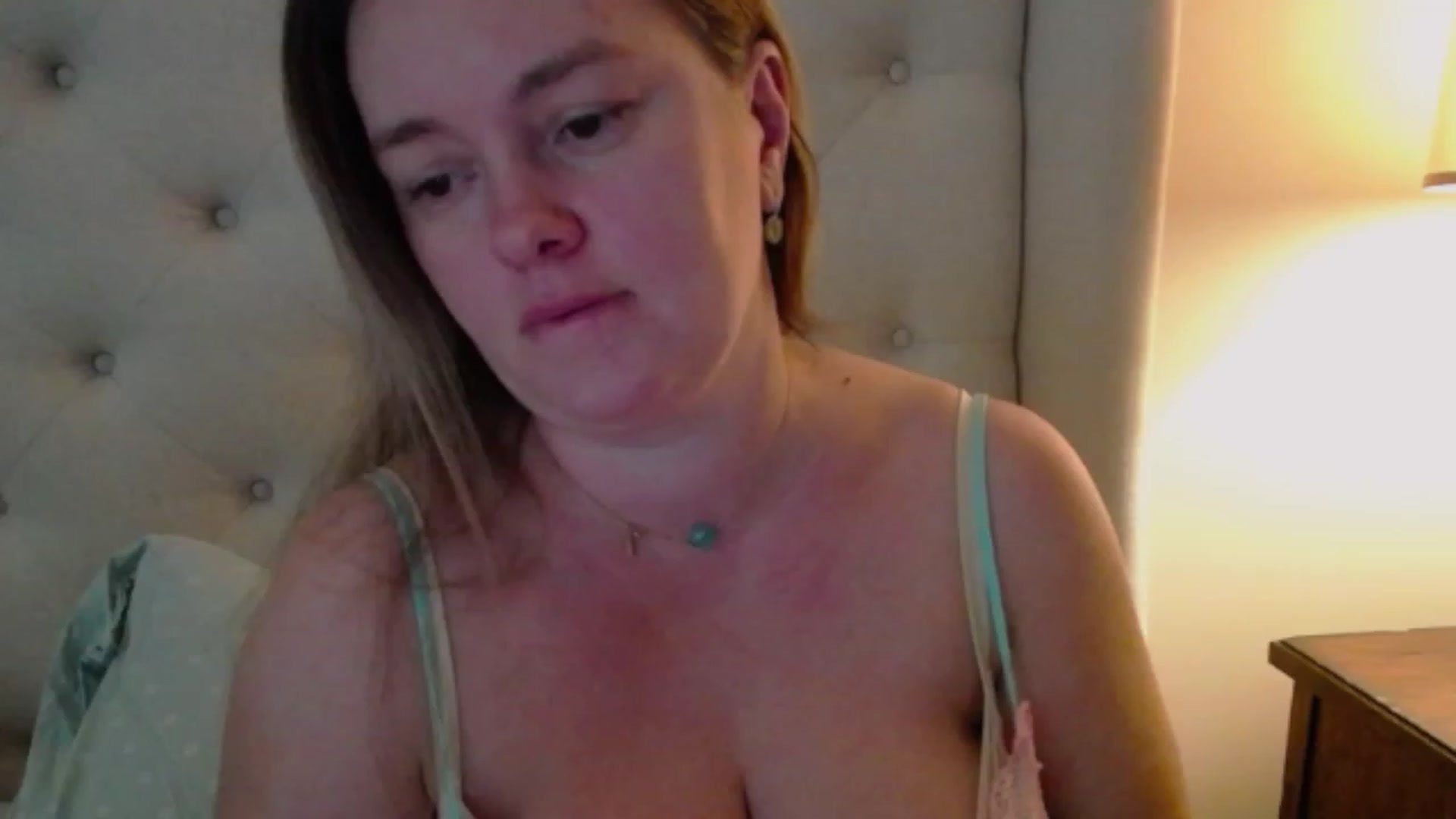 Gallery image thumbnail from J0llye's myfreecams stream on, 11/14/2023, 17:04 image 14 of 20