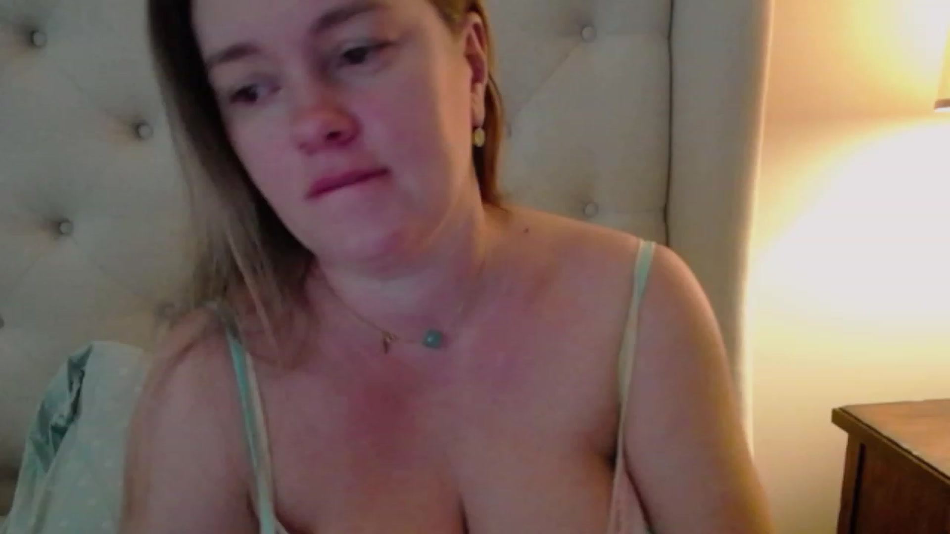 Gallery image thumbnail from J0llye's myfreecams stream on, 11/14/2023, 17:04 image 7 of 20