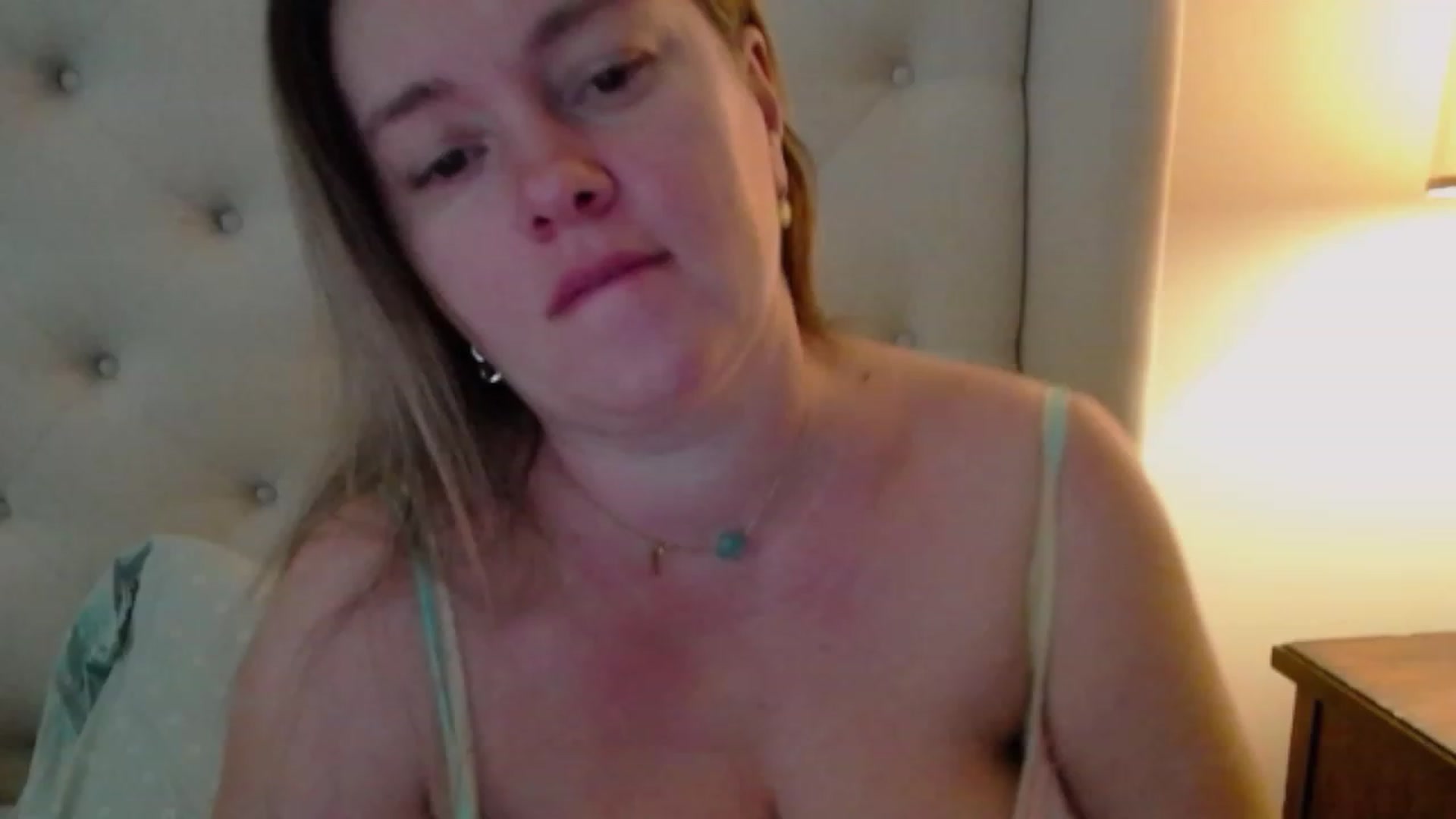 Gallery image thumbnail from J0llye's myfreecams stream on, 11/14/2023, 17:04 image 8 of 20
