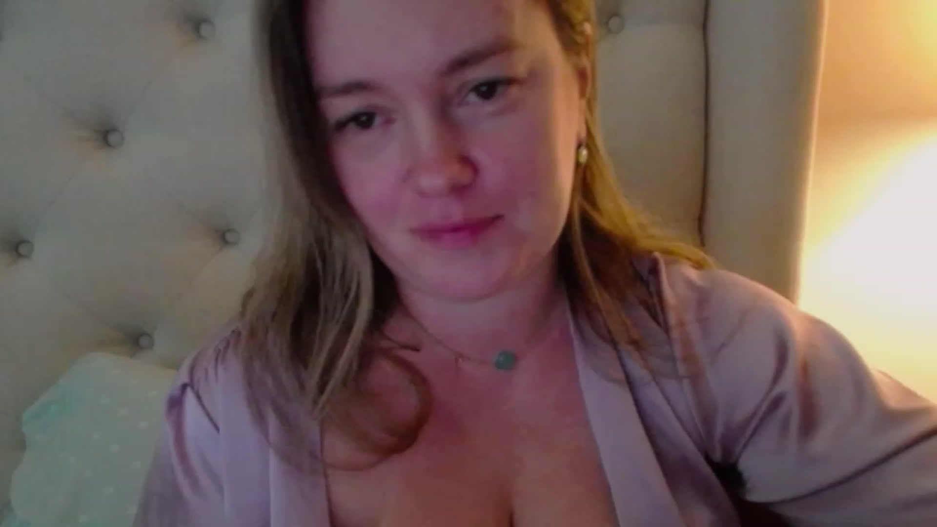 Gallery image thumbnail from J0llye's myfreecams stream on, 11/15/2023, 17:09 image 15 of 20
