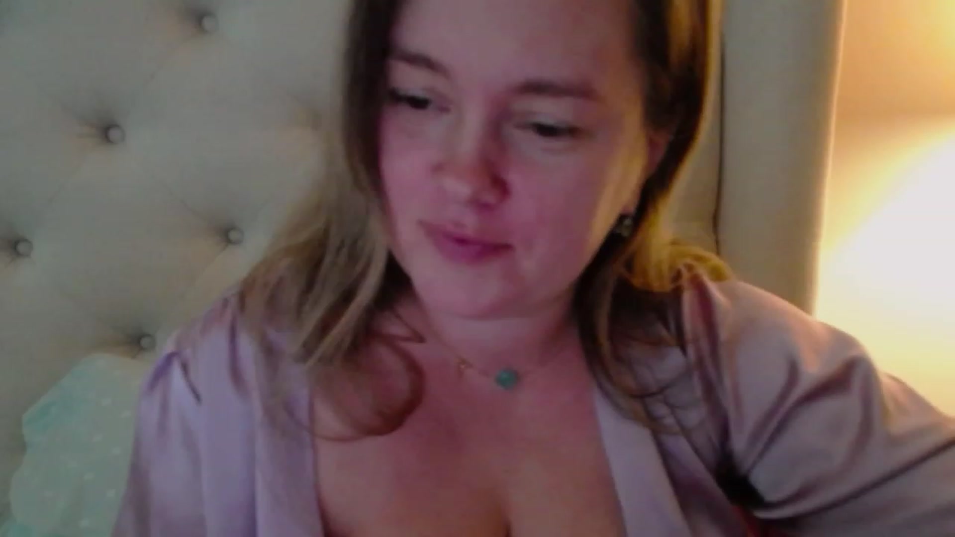 Gallery image thumbnail from J0llye's myfreecams stream on, 11/15/2023, 17:09 image 14 of 20