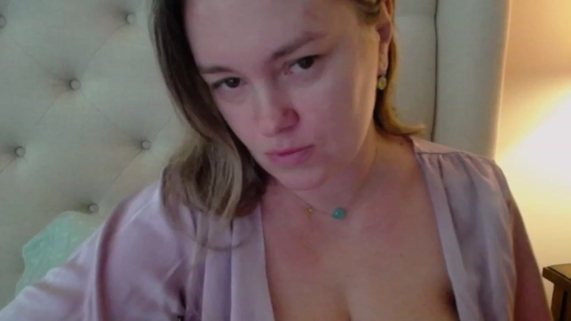 Gallery image thumbnail from J0llye's myfreecams stream on, 11/15/2023, 17:09 image 1 of 20