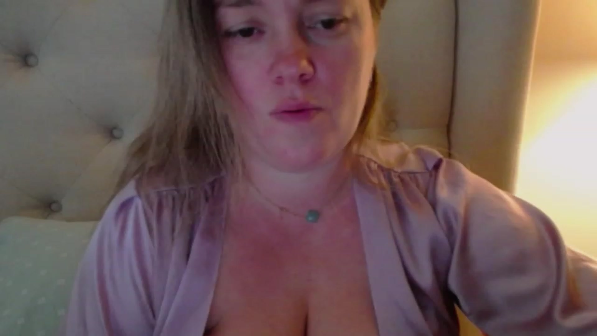 Gallery image thumbnail from J0llye's myfreecams stream on, 11/15/2023, 20:28 image 12 of 20