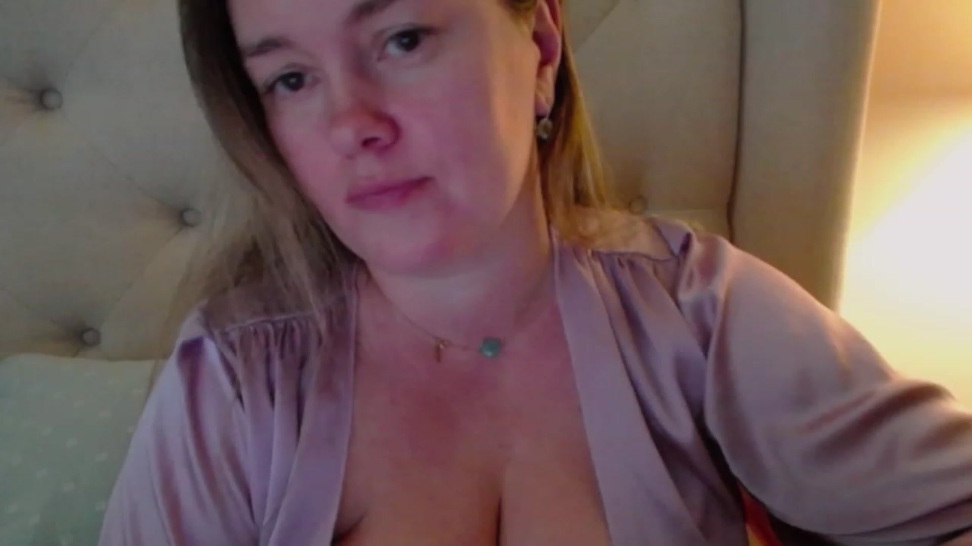Gallery image thumbnail from J0llye's myfreecams stream on, 11/15/2023, 20:28 image 4 of 20