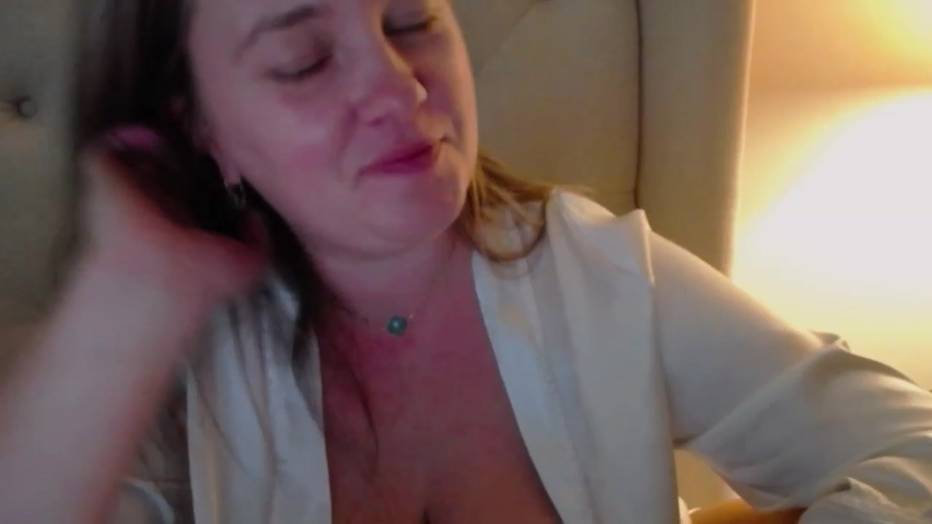 Gallery image thumbnail from J0llye's myfreecams stream on, 11/16/2023, 20:50 image 17 of 20