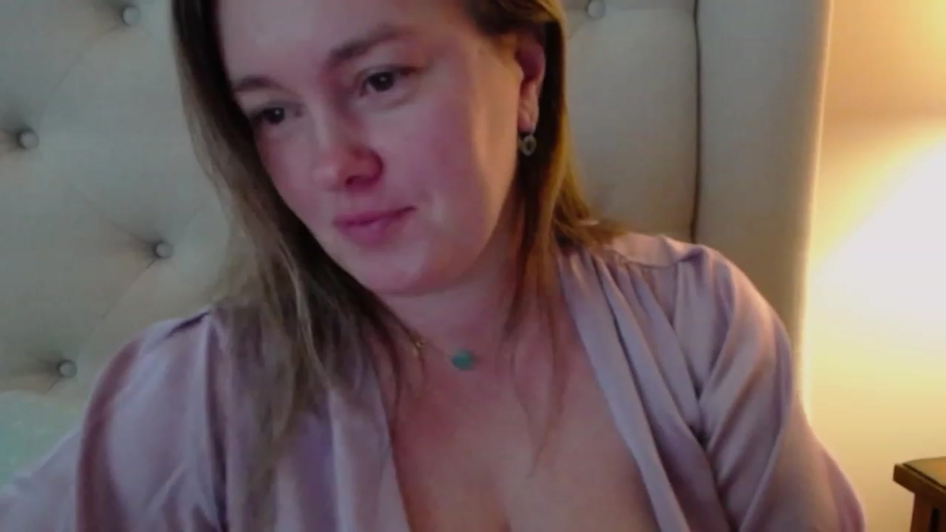Gallery image thumbnail from J0llye's myfreecams stream on, 11/17/2023, 17:29 image 6 of 20
