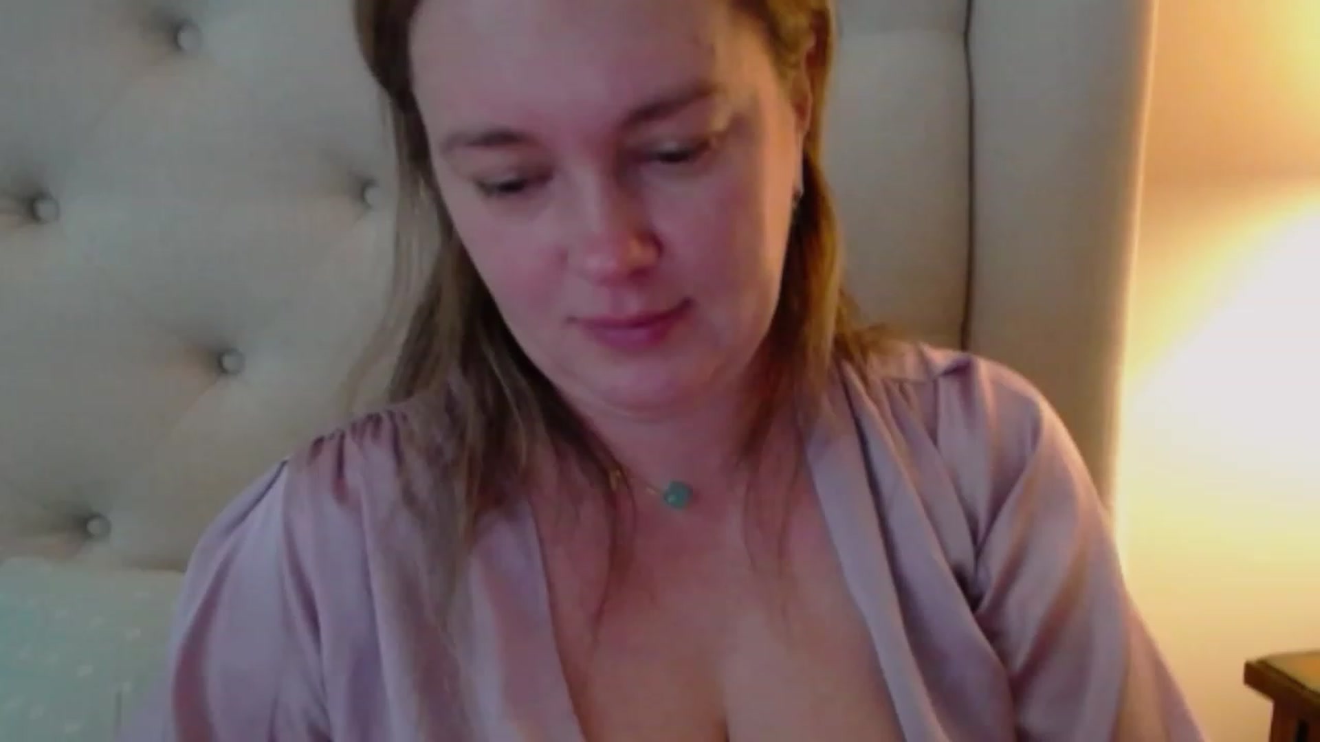 Gallery image thumbnail from J0llye's myfreecams stream on, 11/17/2023, 17:29 image 19 of 20