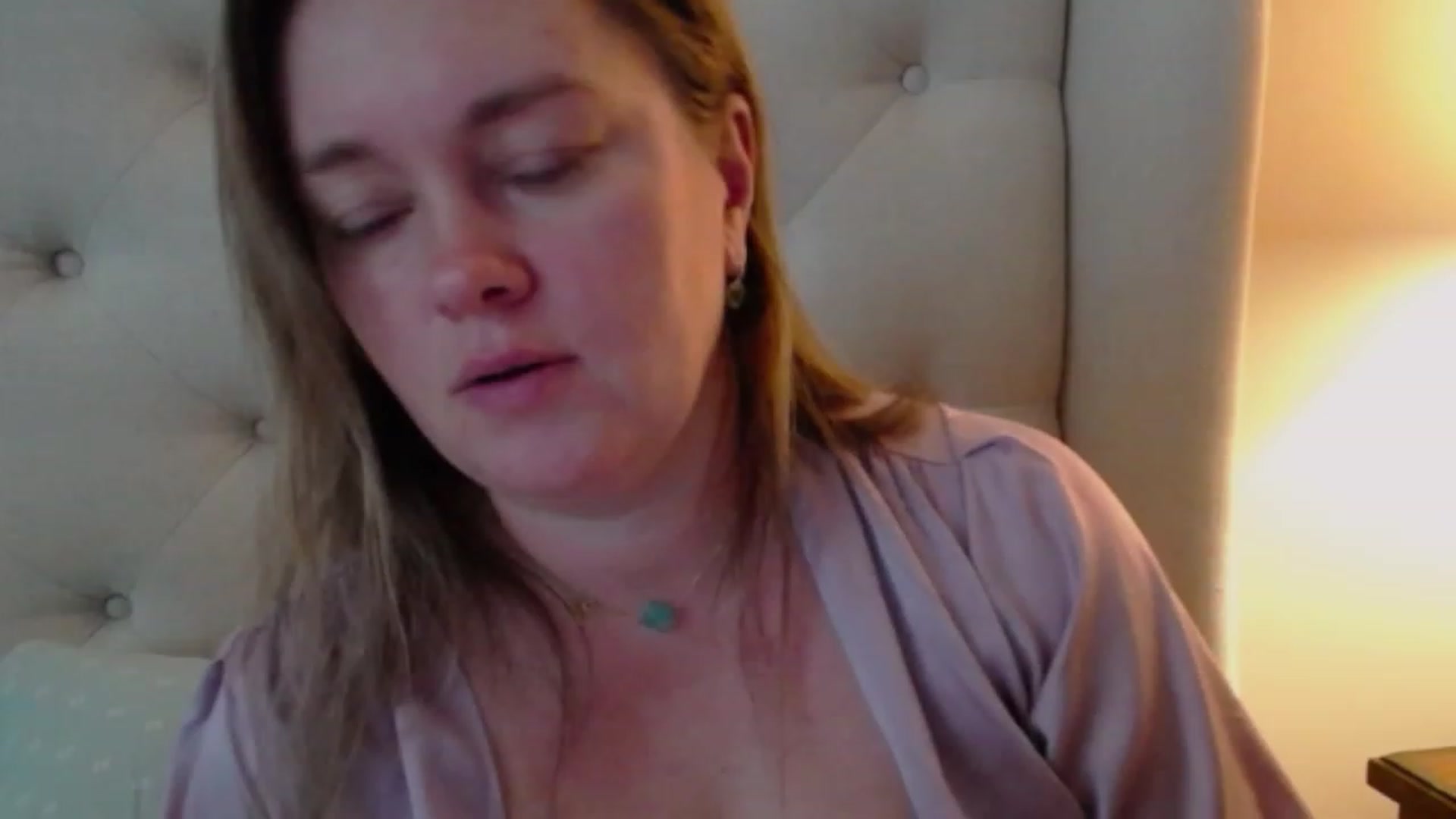 Gallery image thumbnail from J0llye's myfreecams stream on, 11/17/2023, 17:29 image 13 of 20