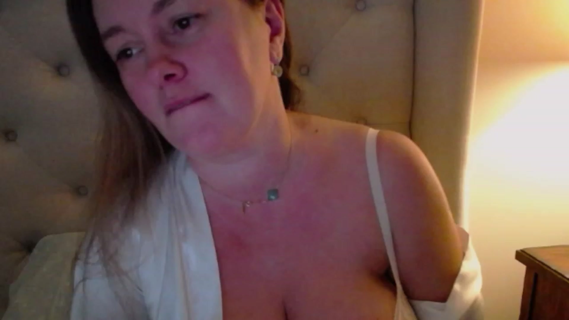 Gallery image thumbnail from J0llye's myfreecams stream on, 11/19/2023, 21:56 image 4 of 20