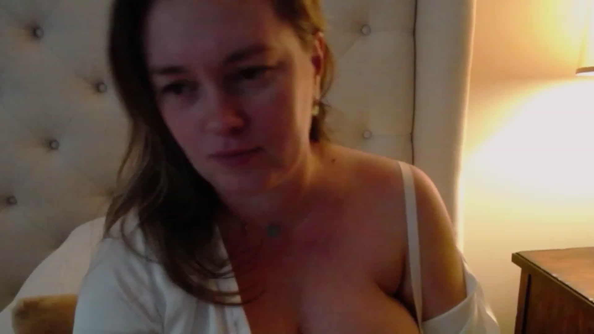 Gallery image thumbnail from J0llye's myfreecams stream on, 11/20/2023, 17:20 image 13 of 20