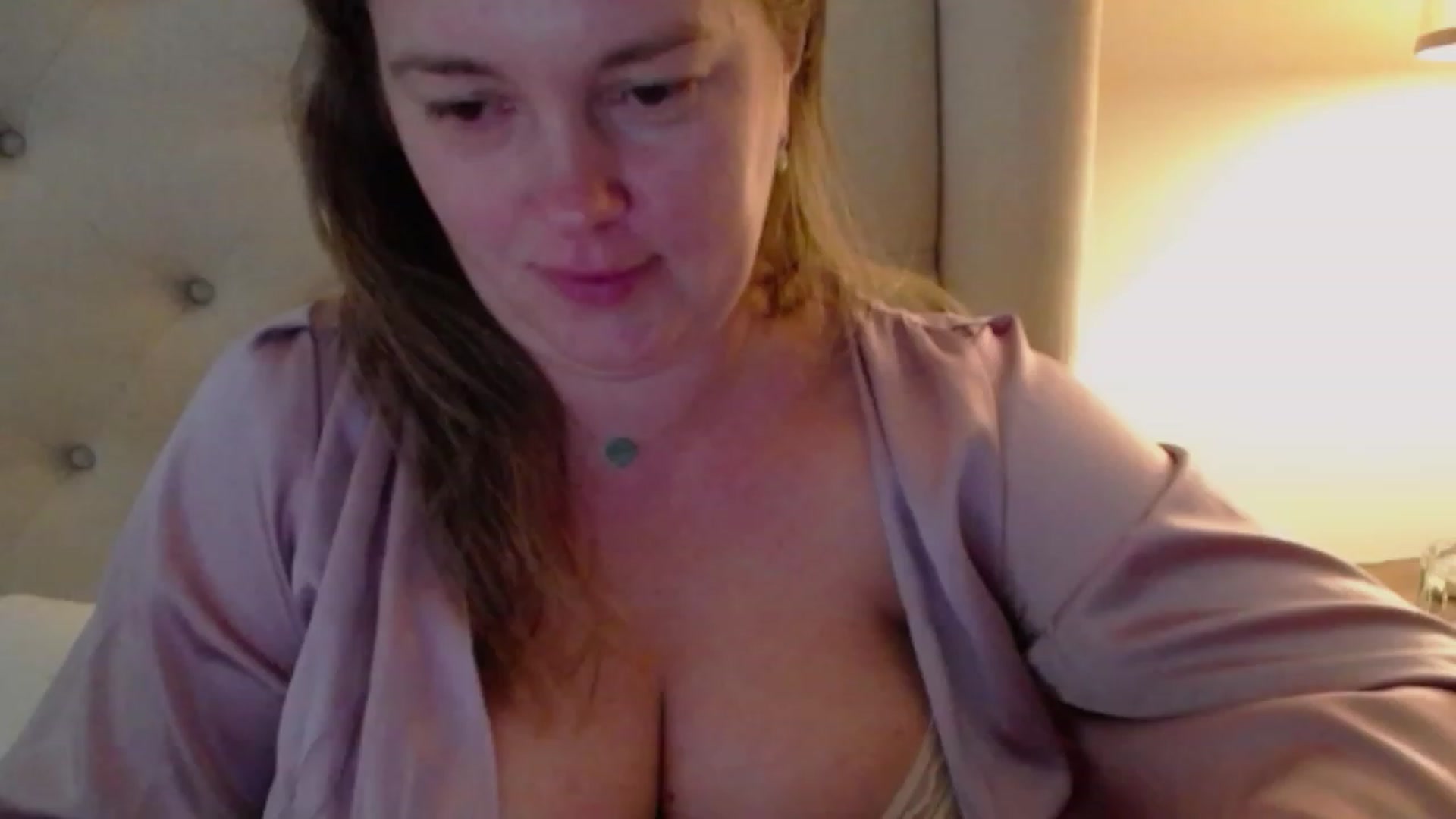 Gallery image thumbnail from J0llye's myfreecams stream on, 11/22/2023, 20:40 image 15 of 20