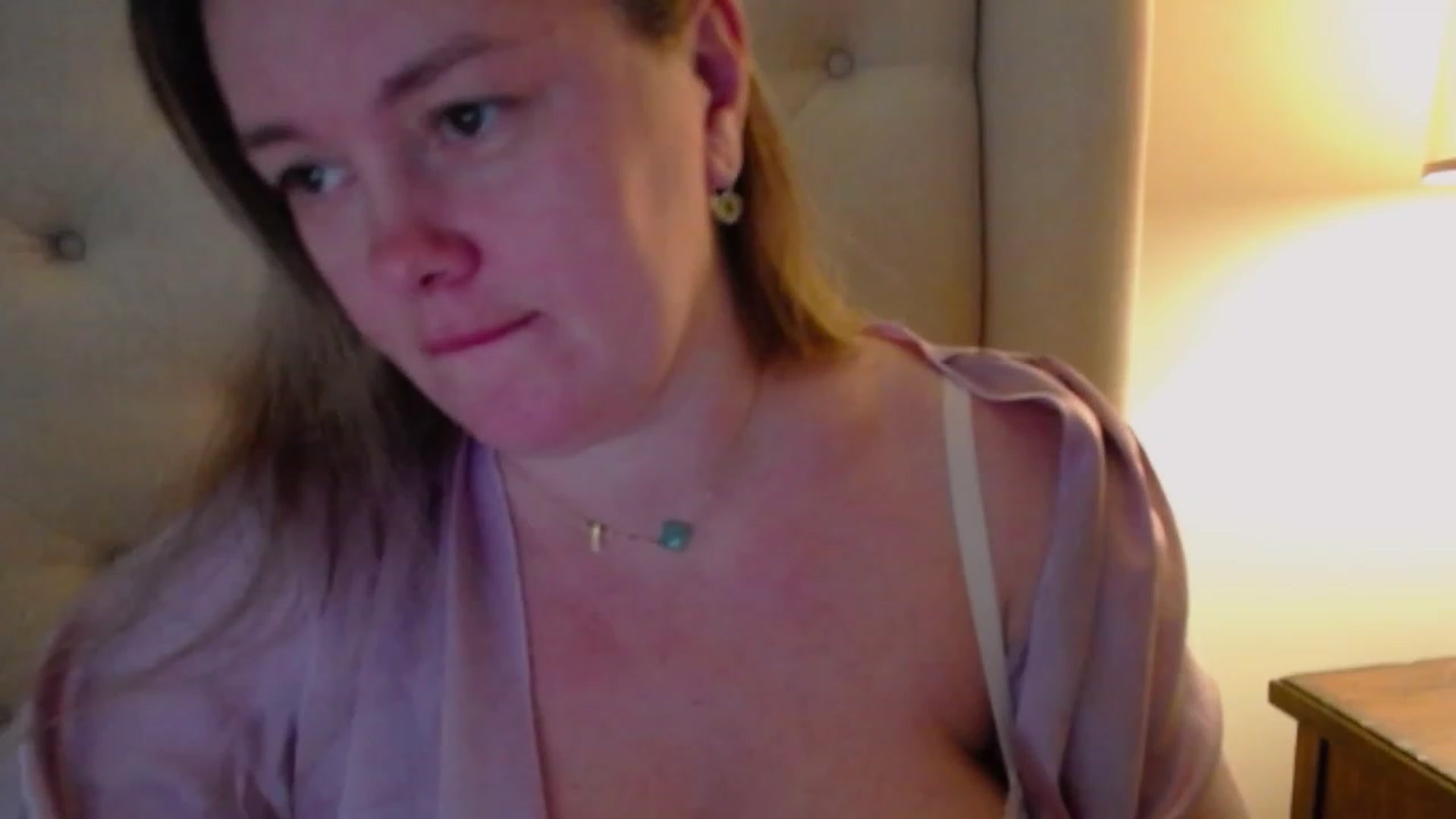 Gallery image thumbnail from J0llye's myfreecams stream on, 11/25/2023, 21:03 image 15 of 20