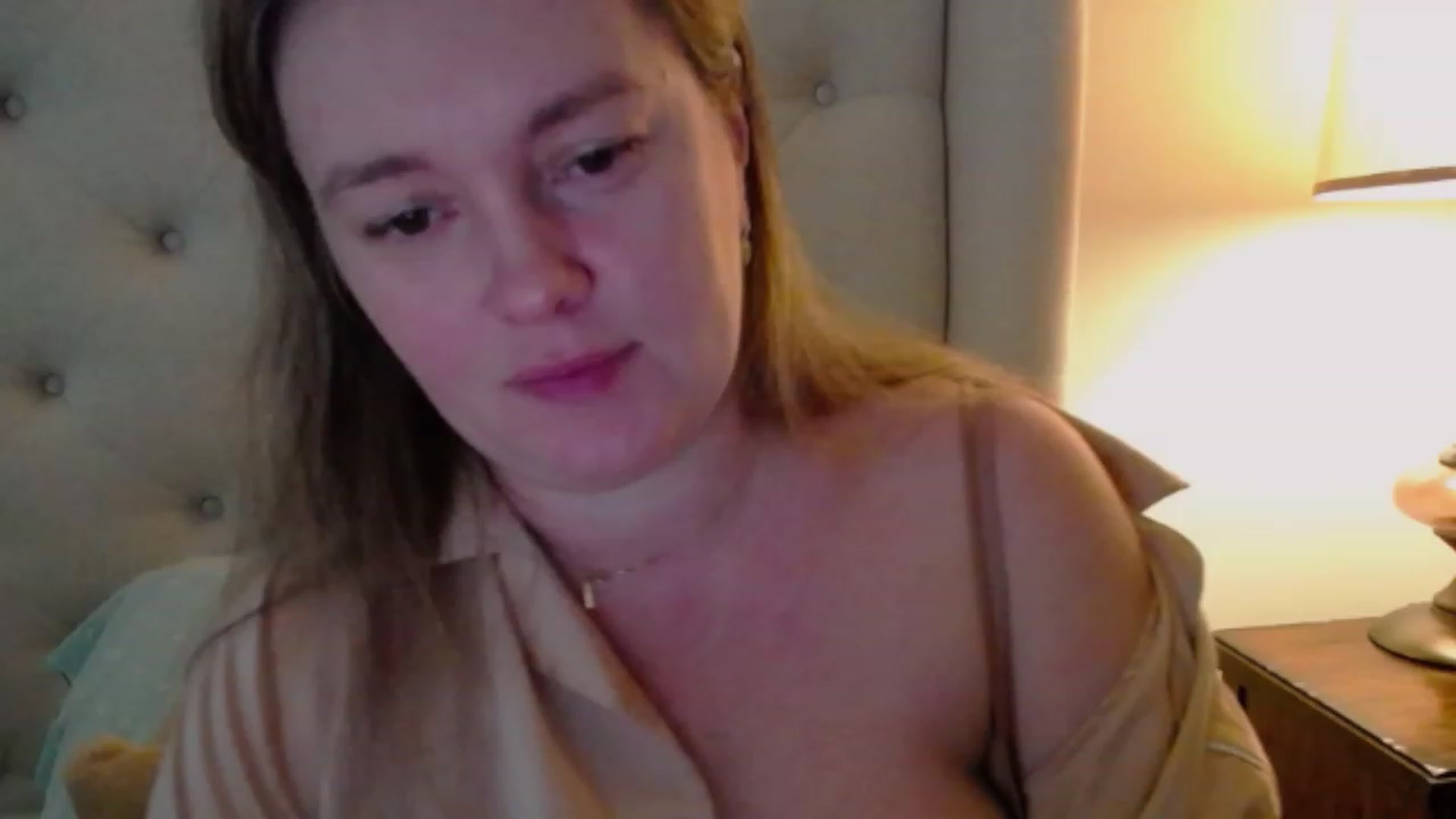 Gallery image thumbnail from J0llye's myfreecams stream on, 11/27/2023, 17:37 image 11 of 20