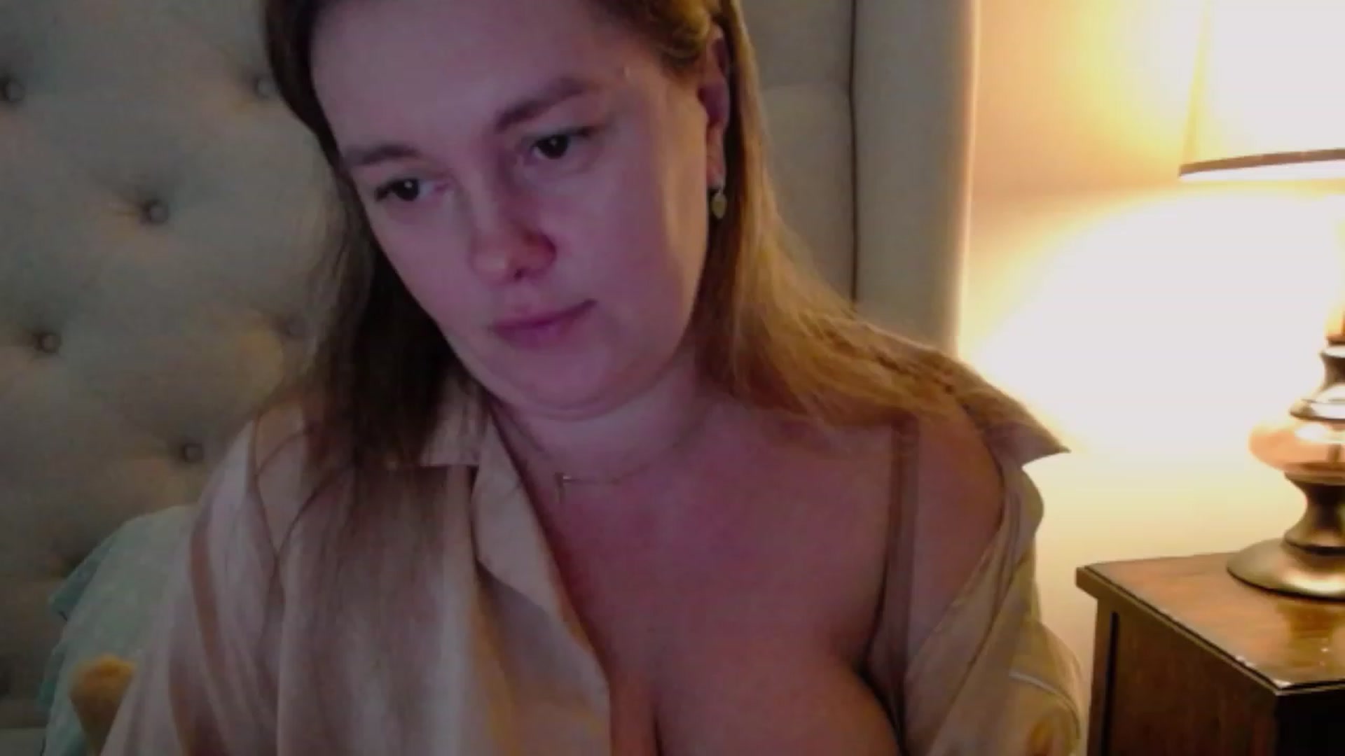 Gallery image thumbnail from J0llye's myfreecams stream on, 11/27/2023, 17:37 image 16 of 20