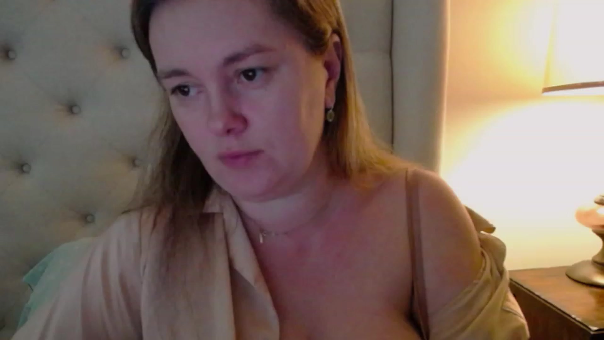 Gallery image thumbnail from J0llye's myfreecams stream on, 11/27/2023, 17:37 image 10 of 20