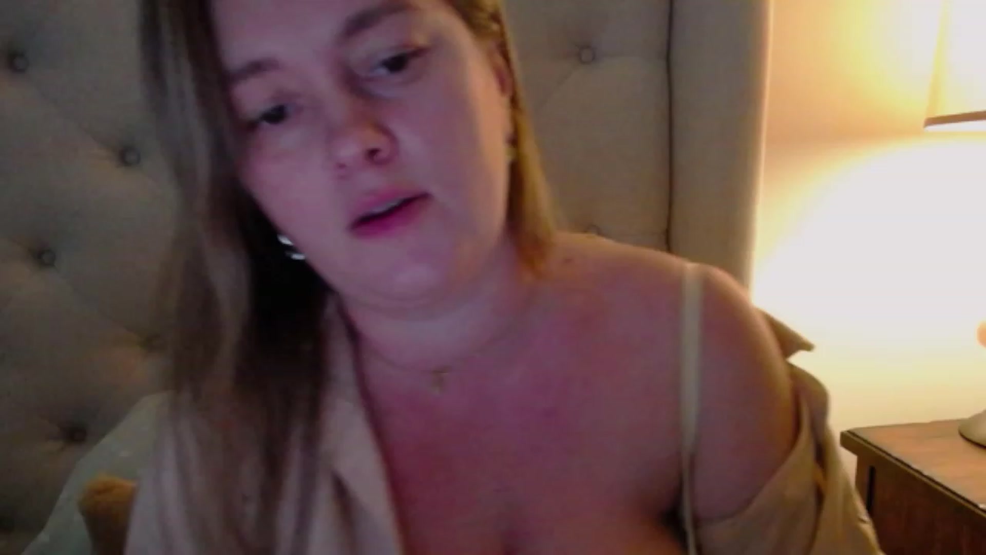 Gallery image thumbnail from J0llye's myfreecams stream on, 11/27/2023, 20:49 image 12 of 20