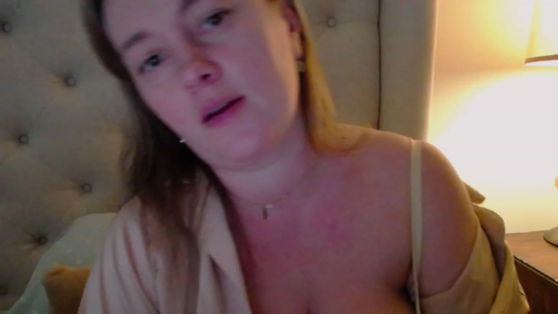 Gallery image thumbnail from J0llye's myfreecams stream on, 11/27/2023, 20:49 image 19 of 20