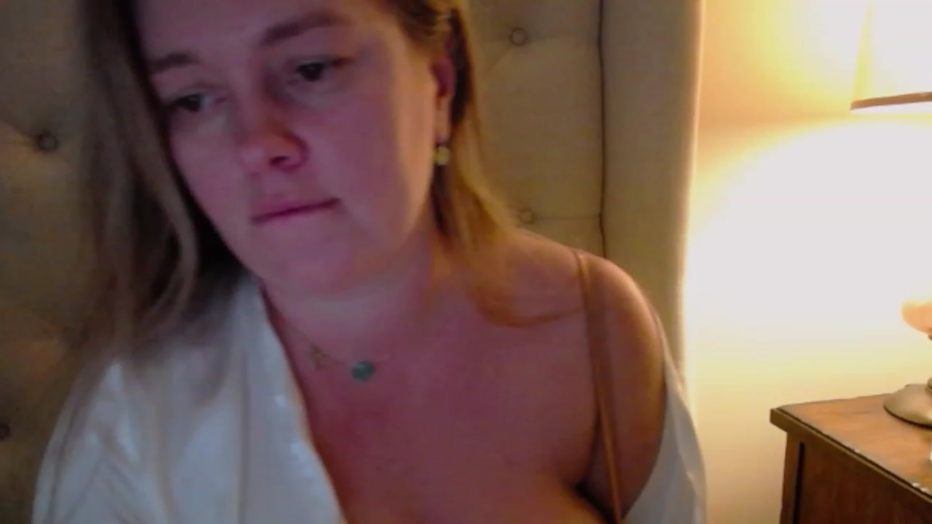 Gallery image thumbnail from J0llye's myfreecams stream on, 11/30/2023, 20:27 image 16 of 20
