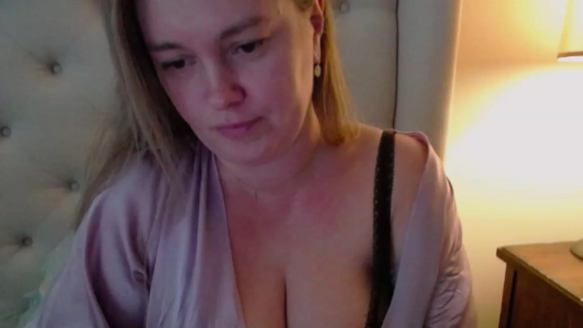 Gallery image thumbnail from J0llye's myfreecams stream on, 12/01/2023, 16:48 image 1 of 20