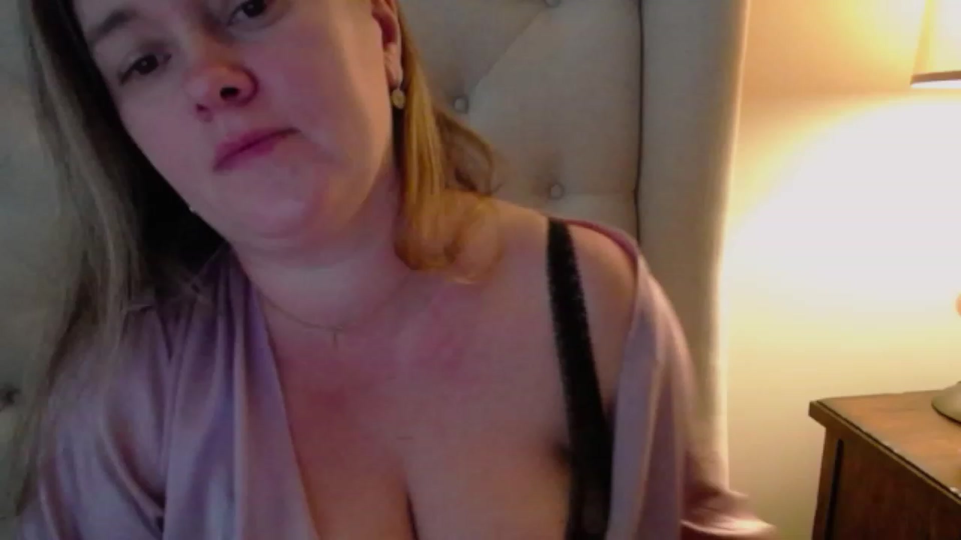 Gallery image thumbnail from J0llye's myfreecams stream on, 12/01/2023, 16:48 image 5 of 20