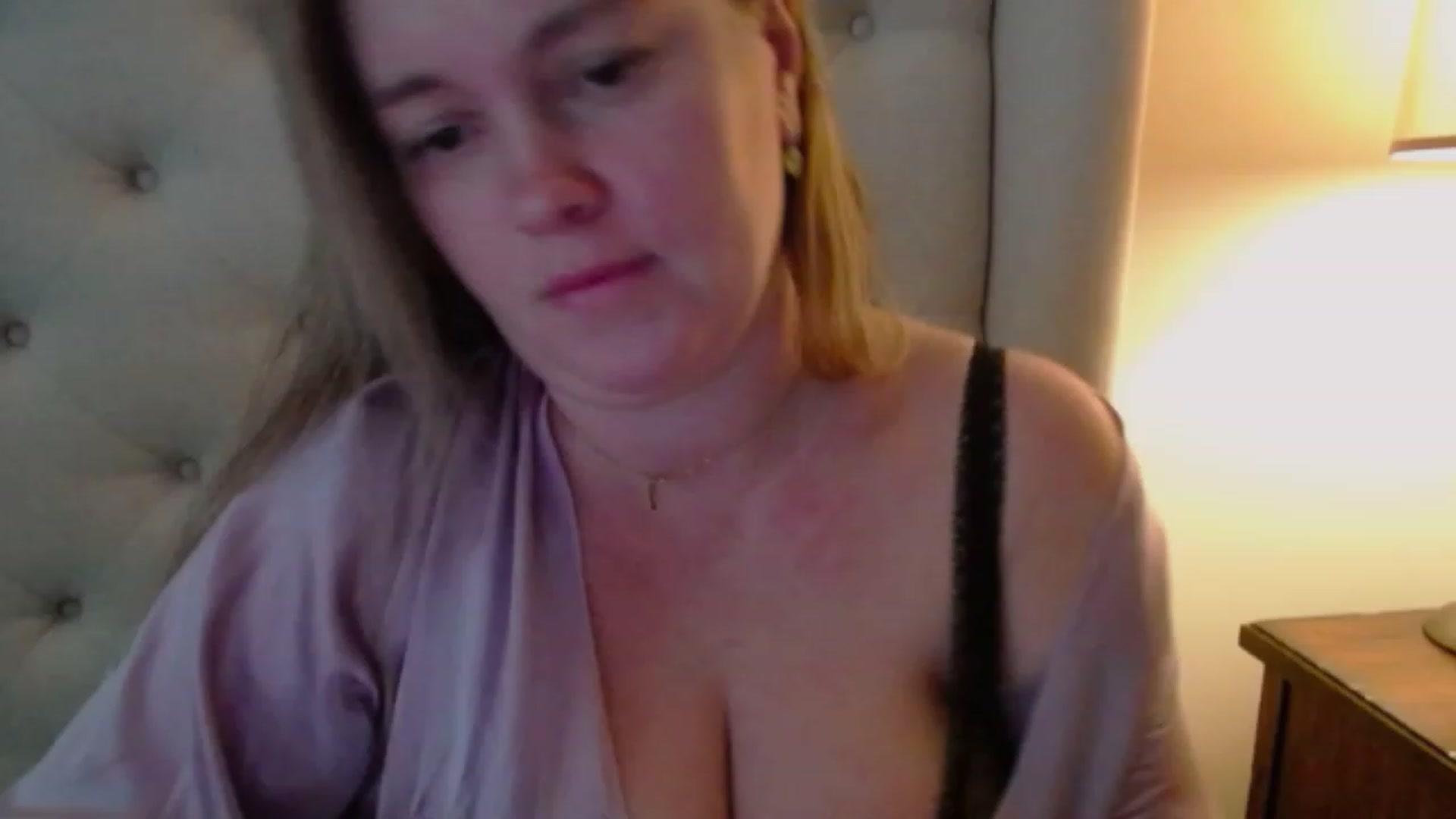 Gallery image thumbnail from J0llye's myfreecams stream on, 12/01/2023, 16:48 image 2 of 20