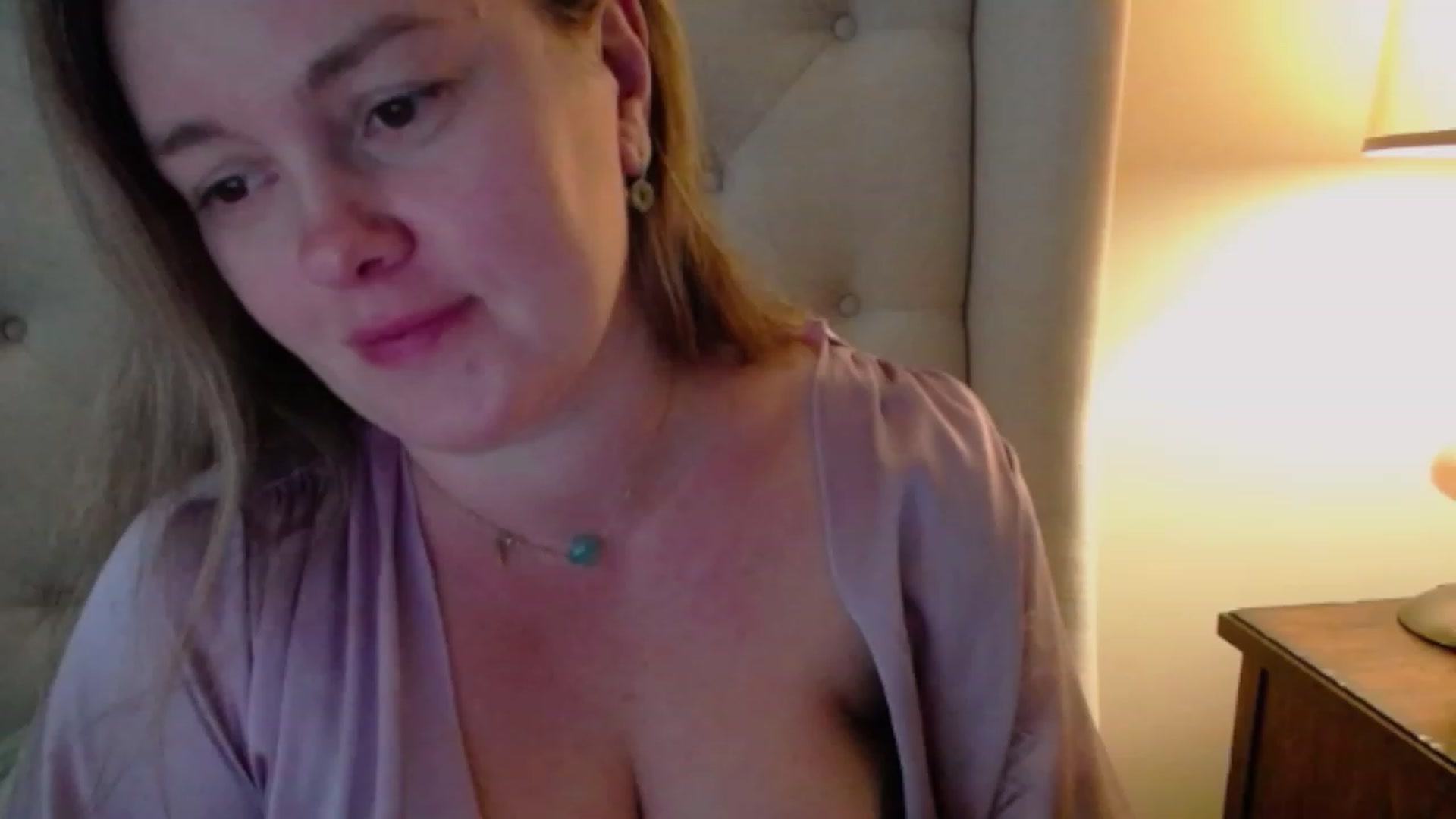 Gallery image thumbnail from J0llye's myfreecams stream on, 12/01/2023, 19:44 image 1 of 20