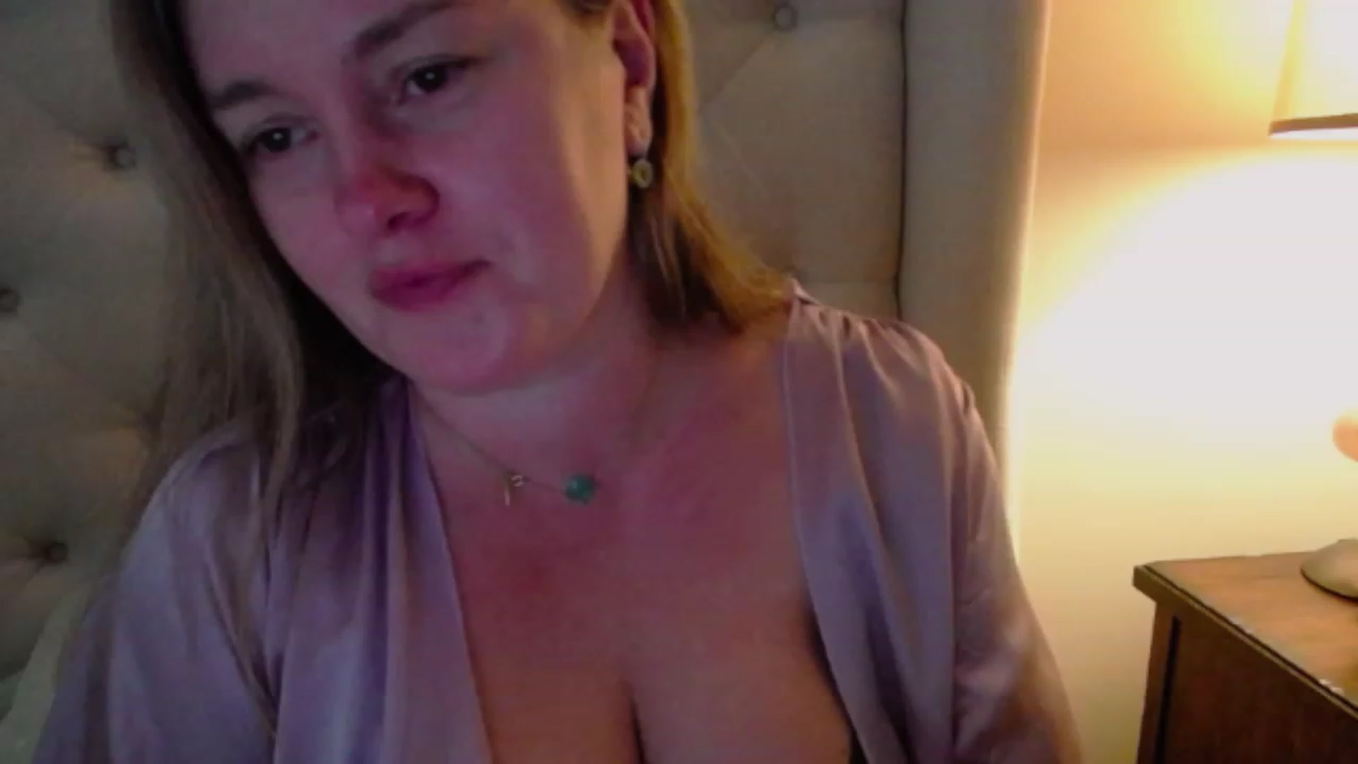 Gallery image thumbnail from J0llye's myfreecams stream on, 12/01/2023, 19:44 image 7 of 20