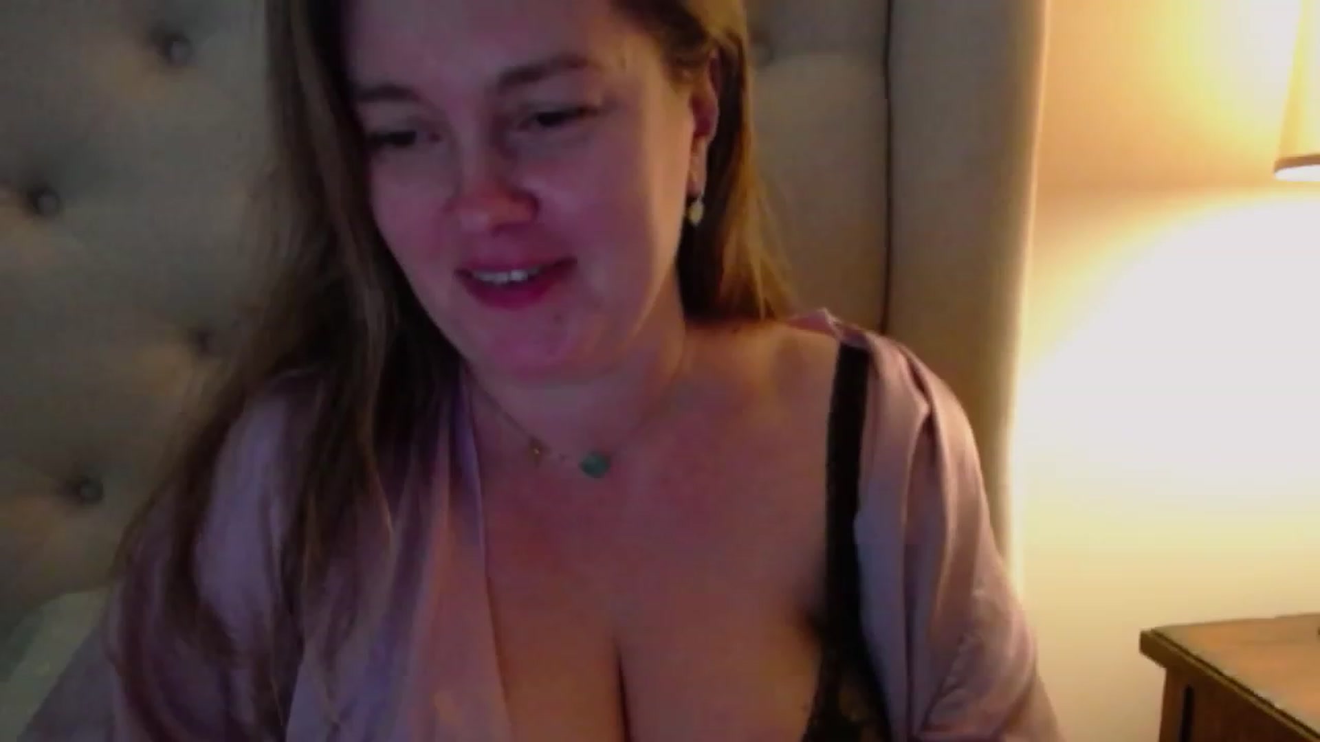 Gallery image thumbnail from J0llye's myfreecams stream on, 12/01/2023, 20:01 image 2 of 20