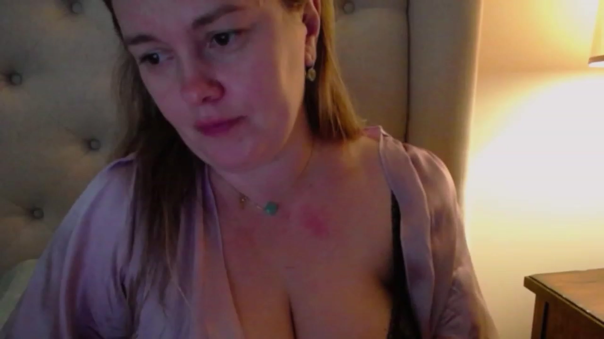 Gallery image thumbnail from J0llye's myfreecams stream on, 12/01/2023, 20:01 image 8 of 20