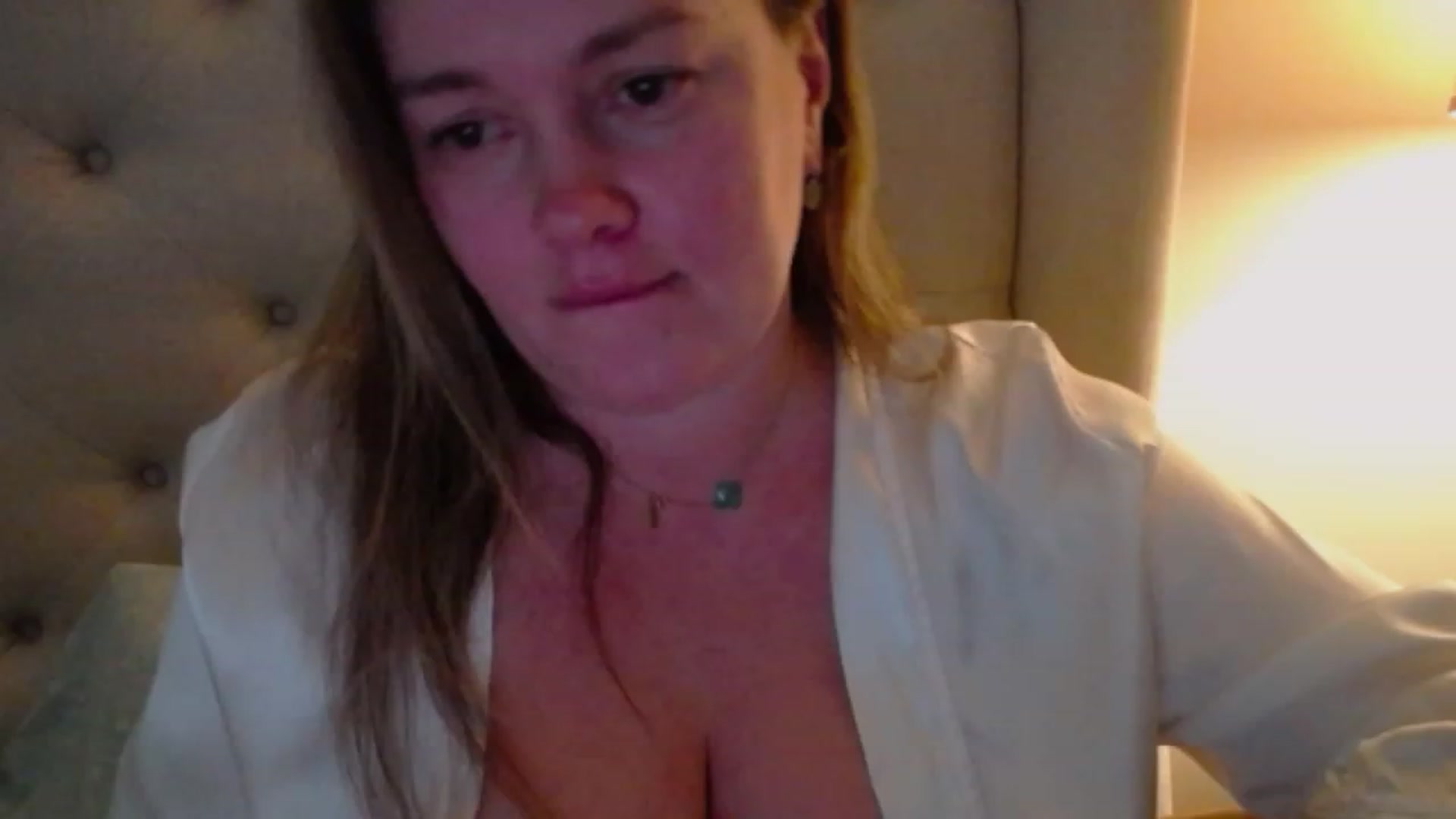 Gallery image thumbnail from J0llye's myfreecams stream on, 12/02/2023, 21:02 image 7 of 20