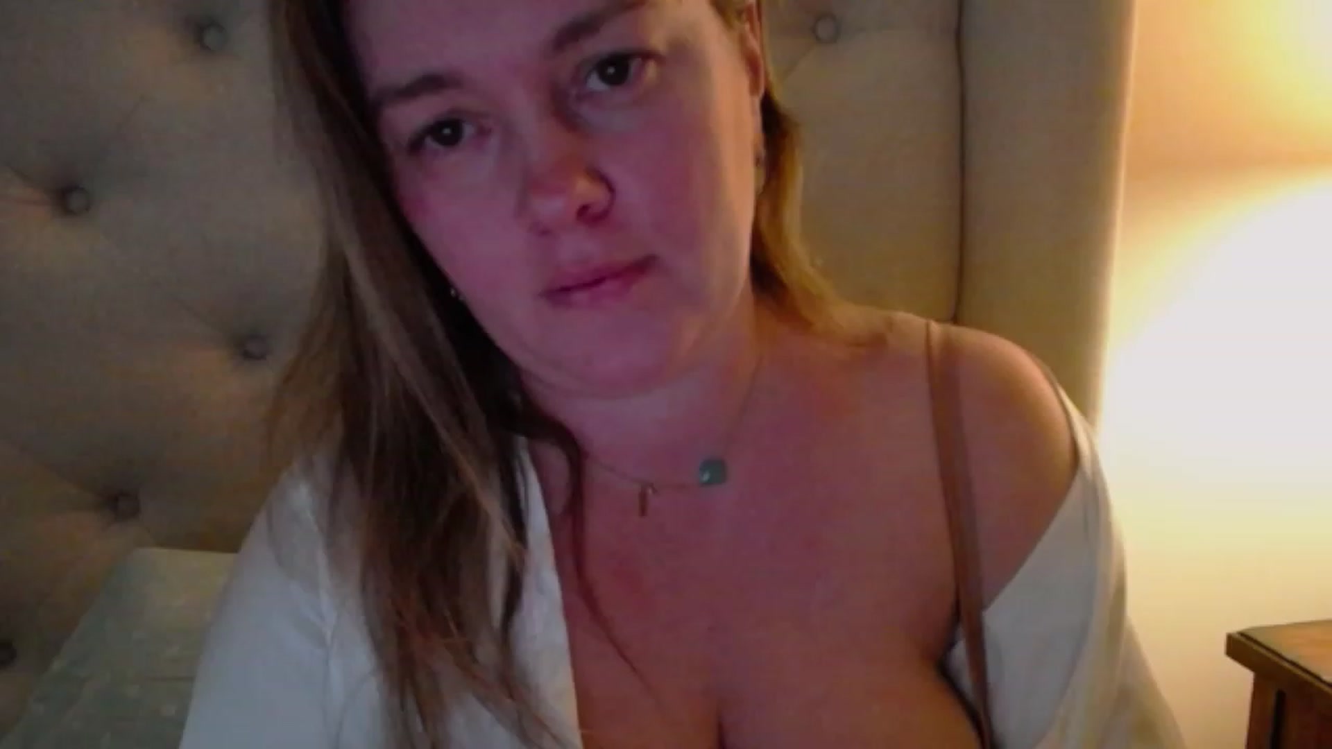 Gallery image thumbnail from J0llye's myfreecams stream on, 12/02/2023, 21:02 image 9 of 20