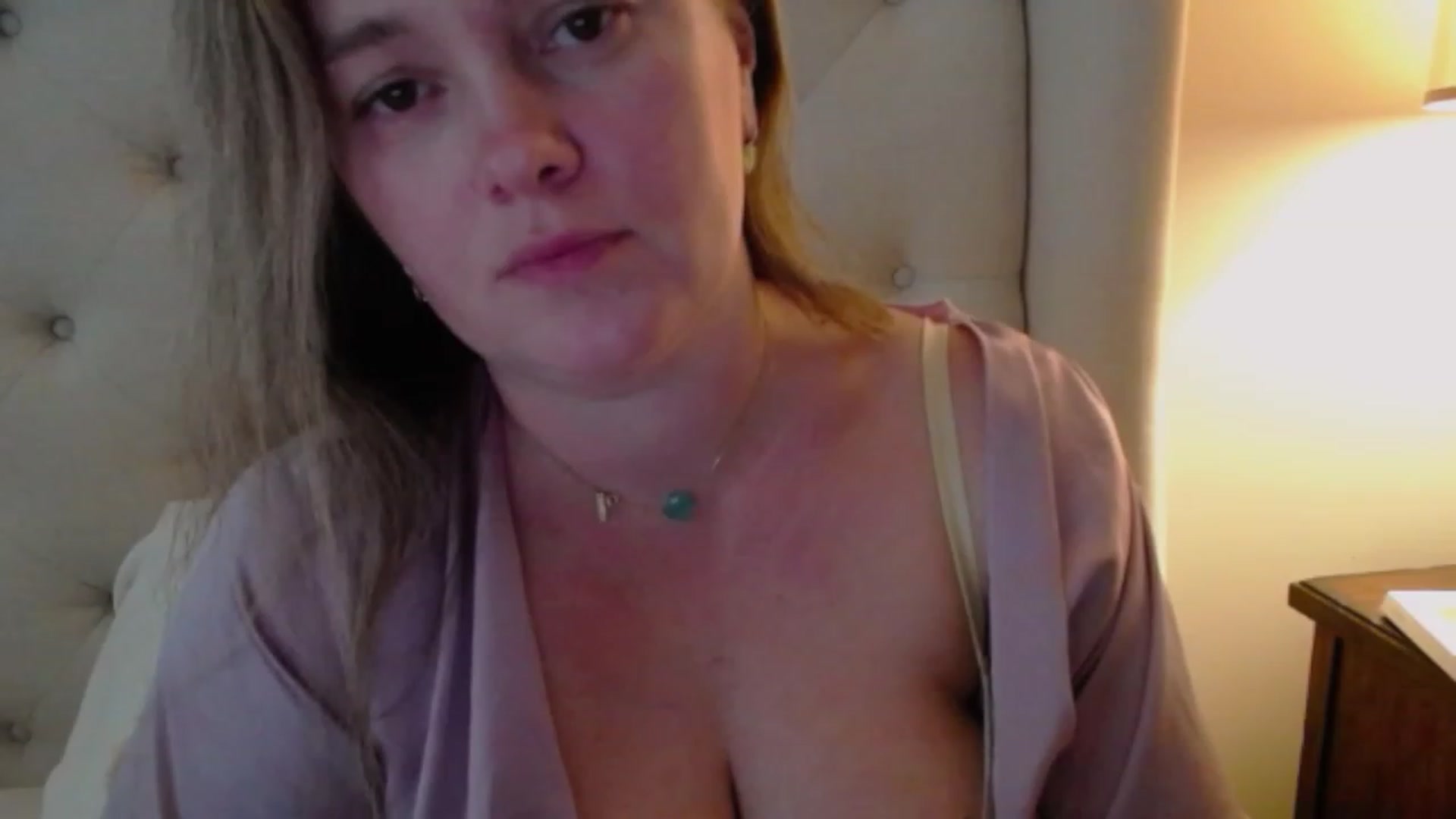 Gallery image thumbnail from J0llye's myfreecams stream on, 12/04/2023, 20:08 image 8 of 20
